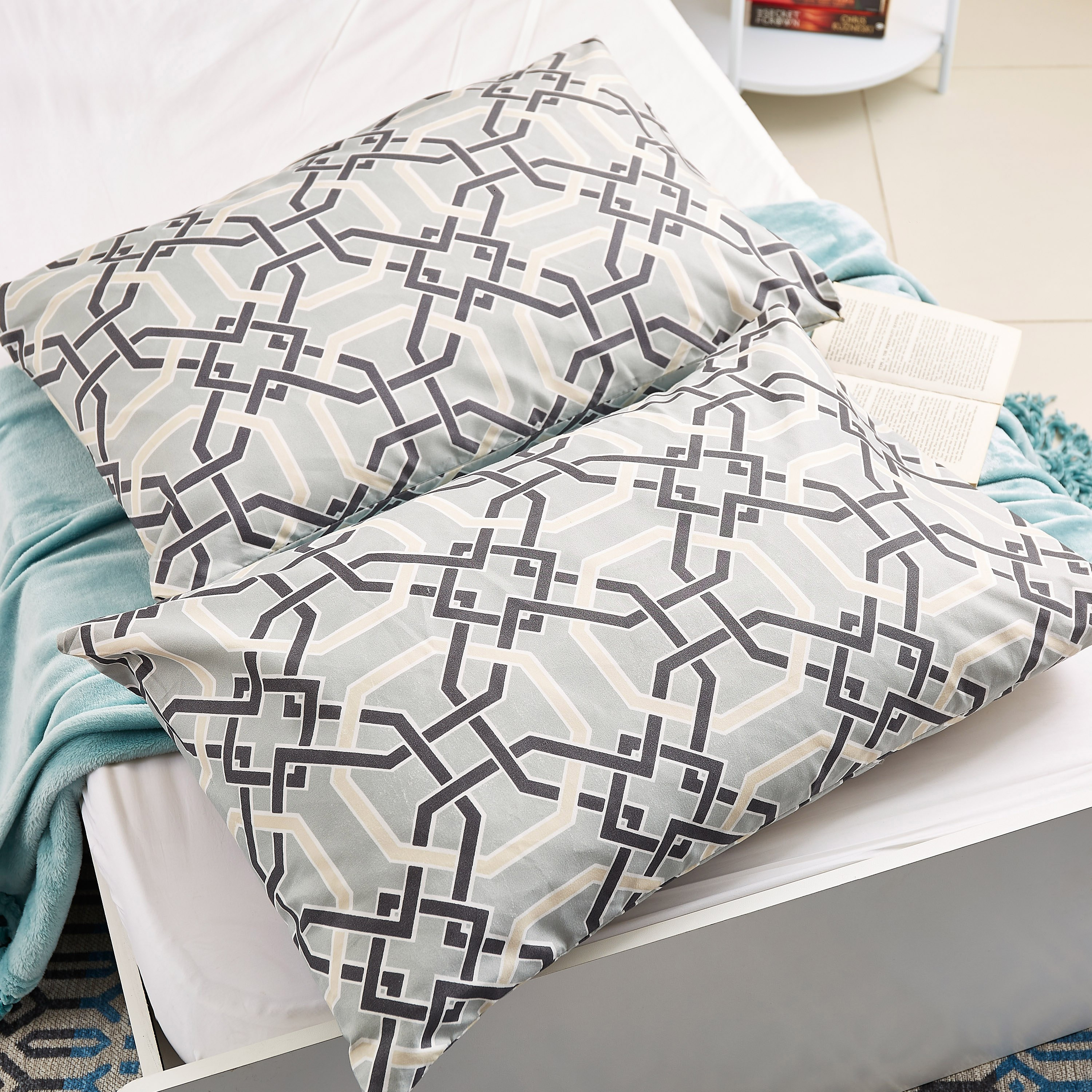 طقم أغطية وسائد قطعتين من ماتريكس هايفي - 50x75 سم-hbxhomeware-hbxbedroom-image-2