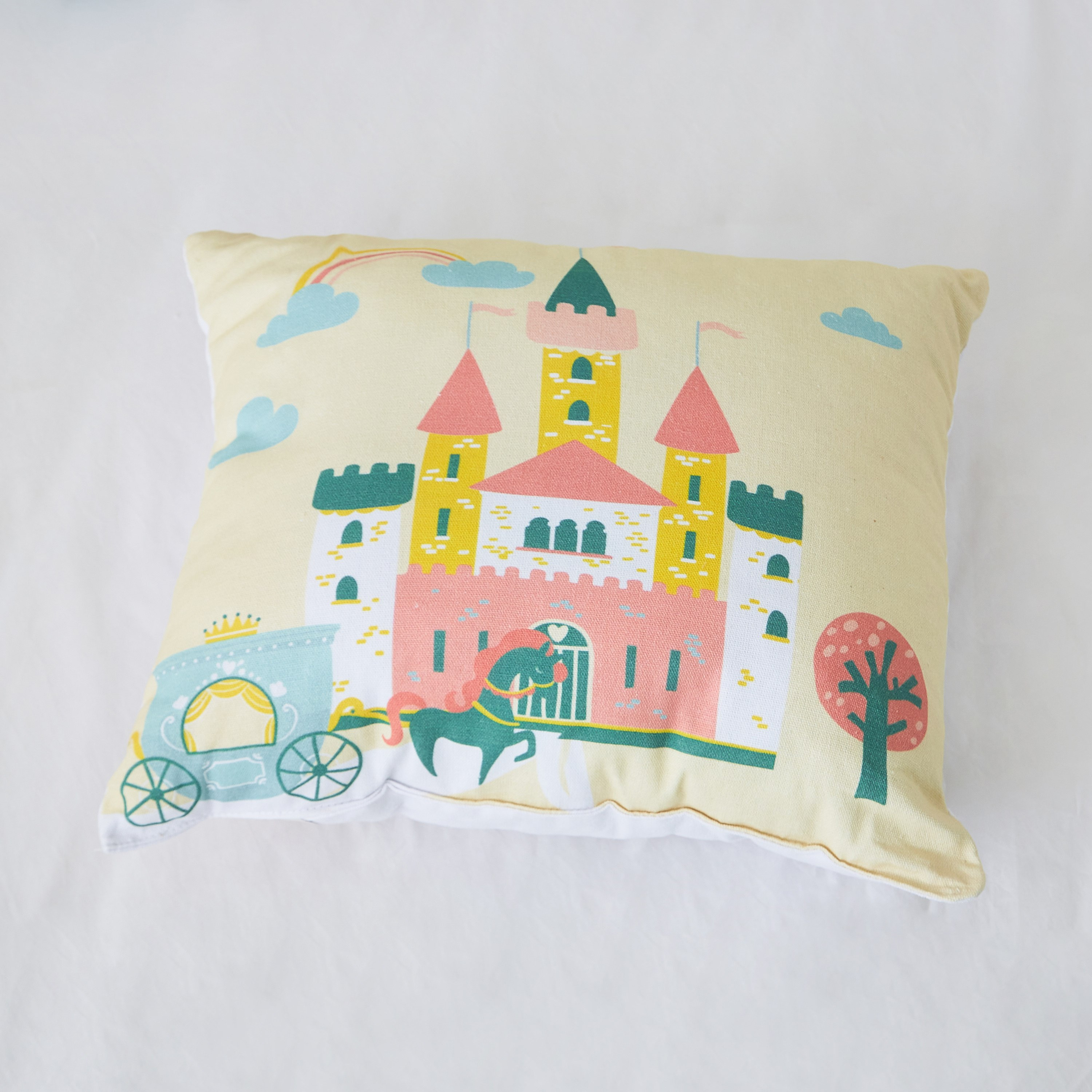 وسادة محشوة بطبعات قصة خيالية ديجيتال من موديش- 40x40 سم-hbxhomeware-hbxkidsandyouth-image-1