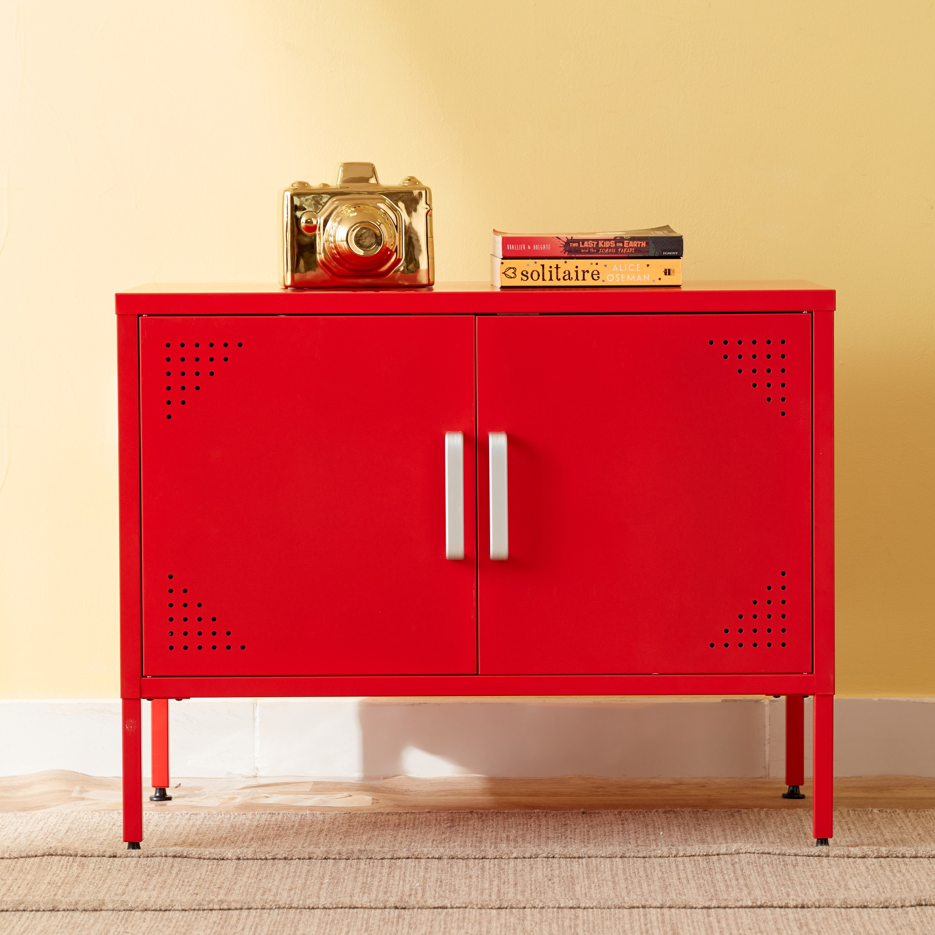وحدة تخزين واسعة مزيّنة ببابين من كولفاكس-hbxfurniture-office-bookcases-image-2