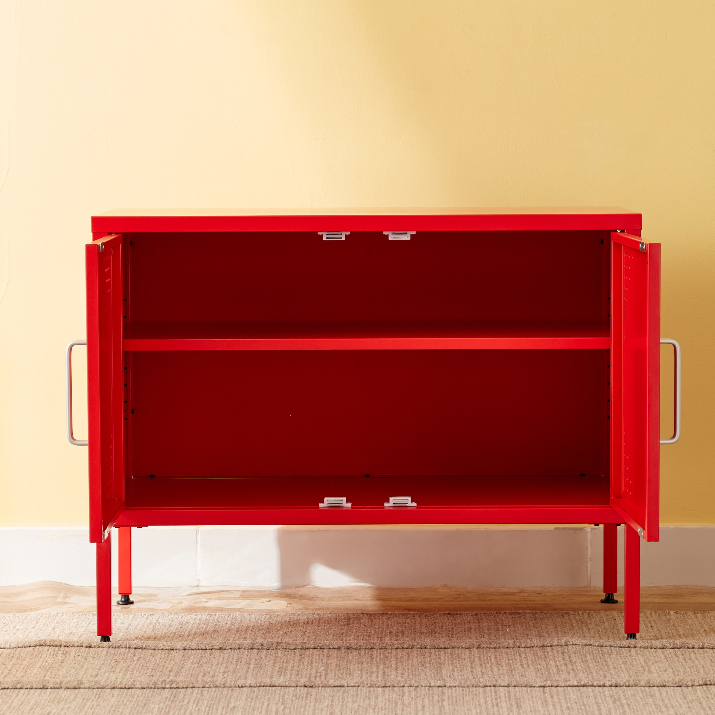 وحدة تخزين واسعة مزيّنة ببابين من كولفاكس-hbxfurniture-office-bookcases-image-4