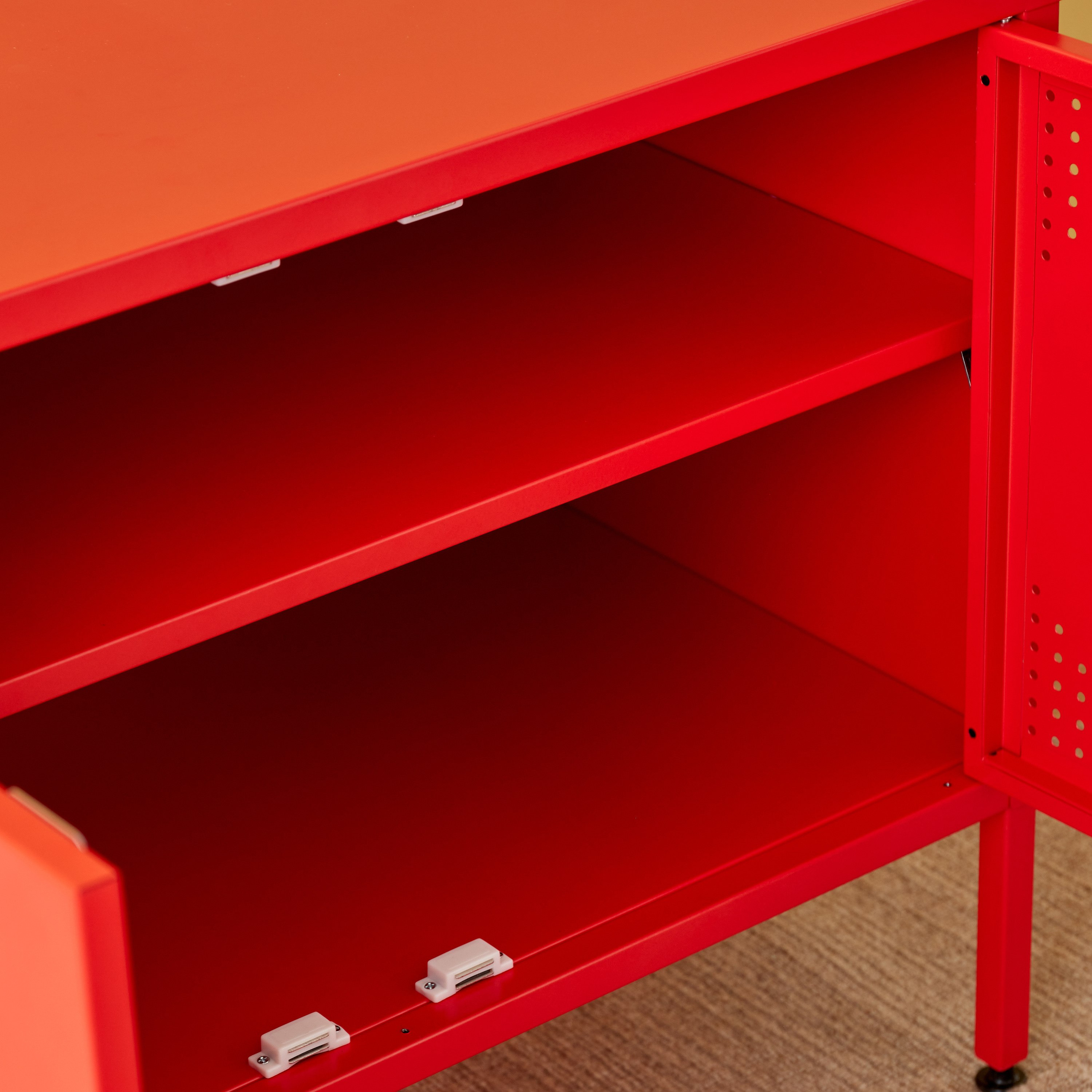 وحدة تخزين واسعة مزيّنة ببابين من كولفاكس-hbxfurniture-office-bookcases-image-5