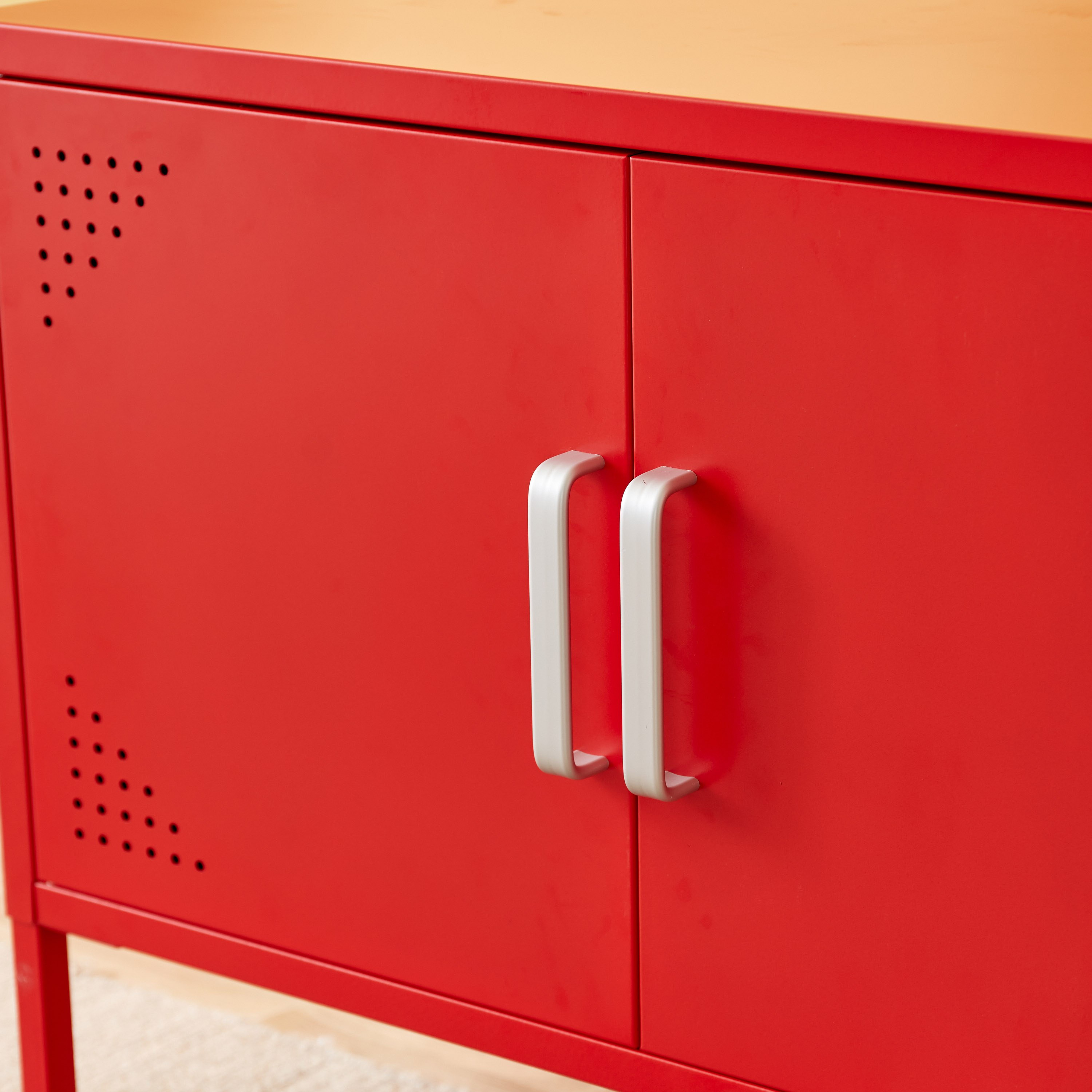 وحدة تخزين واسعة مزيّنة ببابين من كولفاكس-hbxfurniture-office-bookcases-image-6