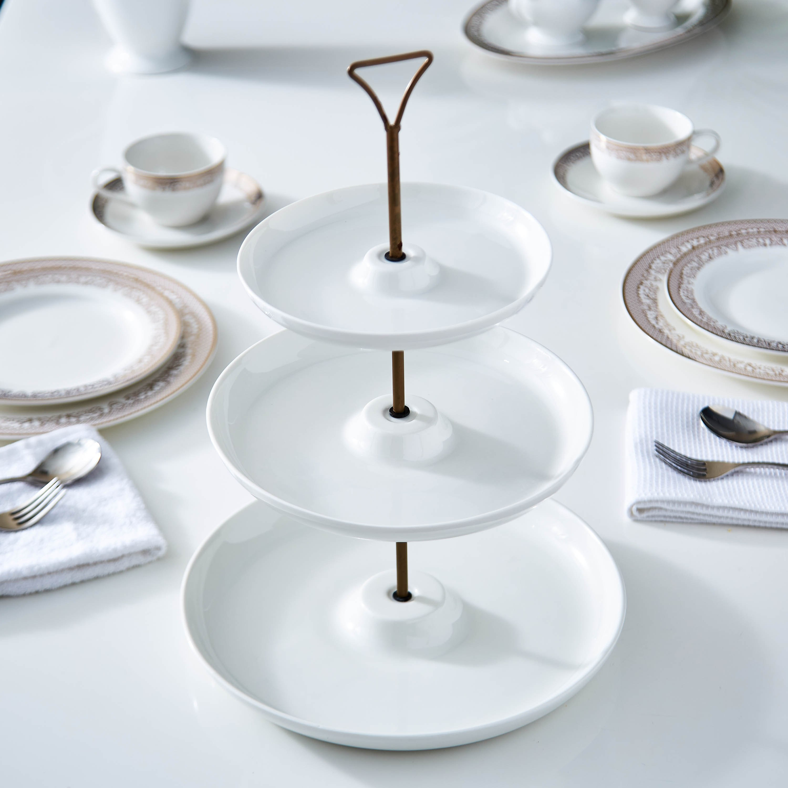صحن تقديم مستدير 3 طوابق بحامل معدني من فيست-hbxdecorandfurnishings-tabletop-serveware-image-2
