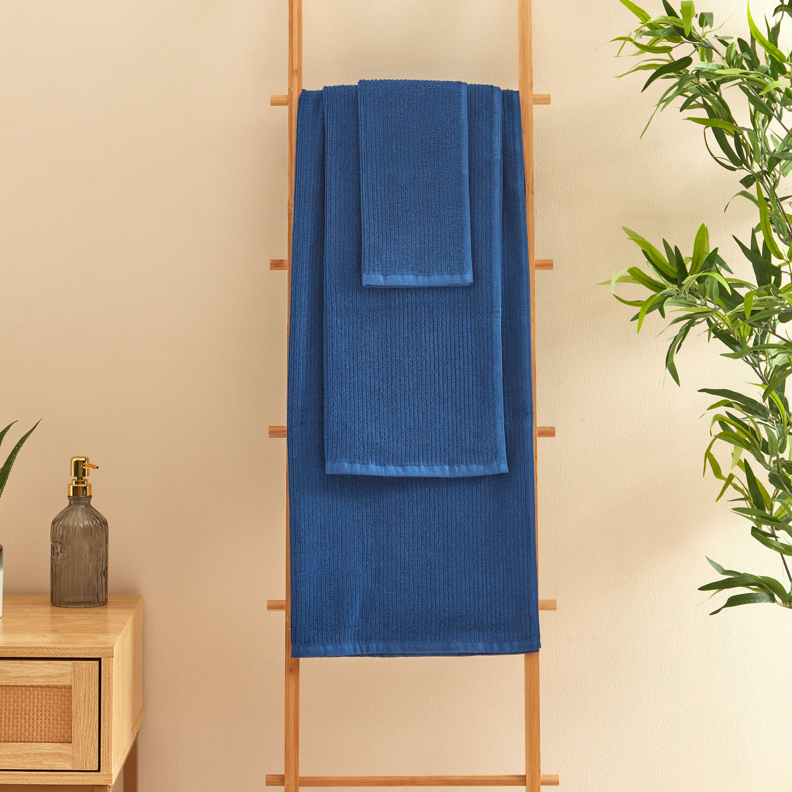 طقم مناشف قطنية مضلعة من أورلا - 3 قطع-hbxbathroom-bathroomtextiles-image-1
