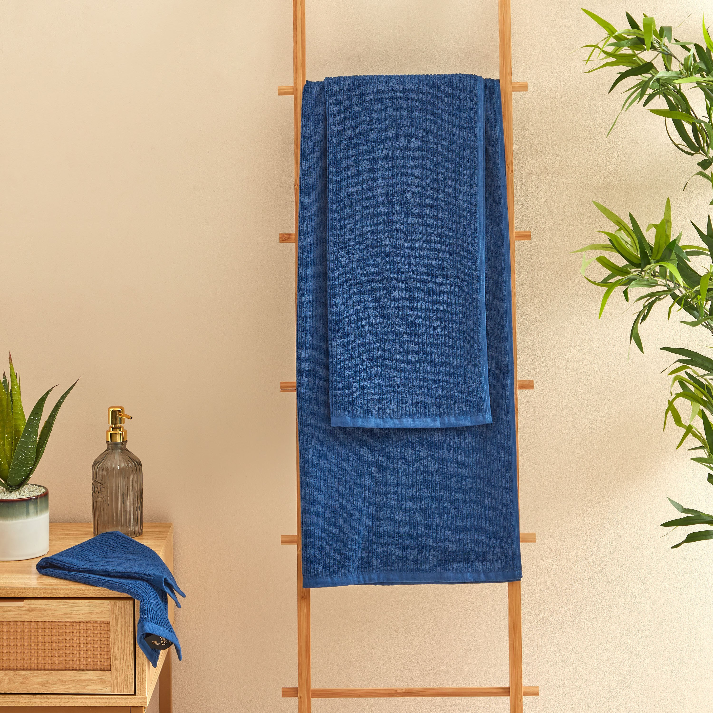 طقم مناشف قطنية مضلعة من أورلا - 3 قطع-hbxbathroom-bathroomtextiles-image-2