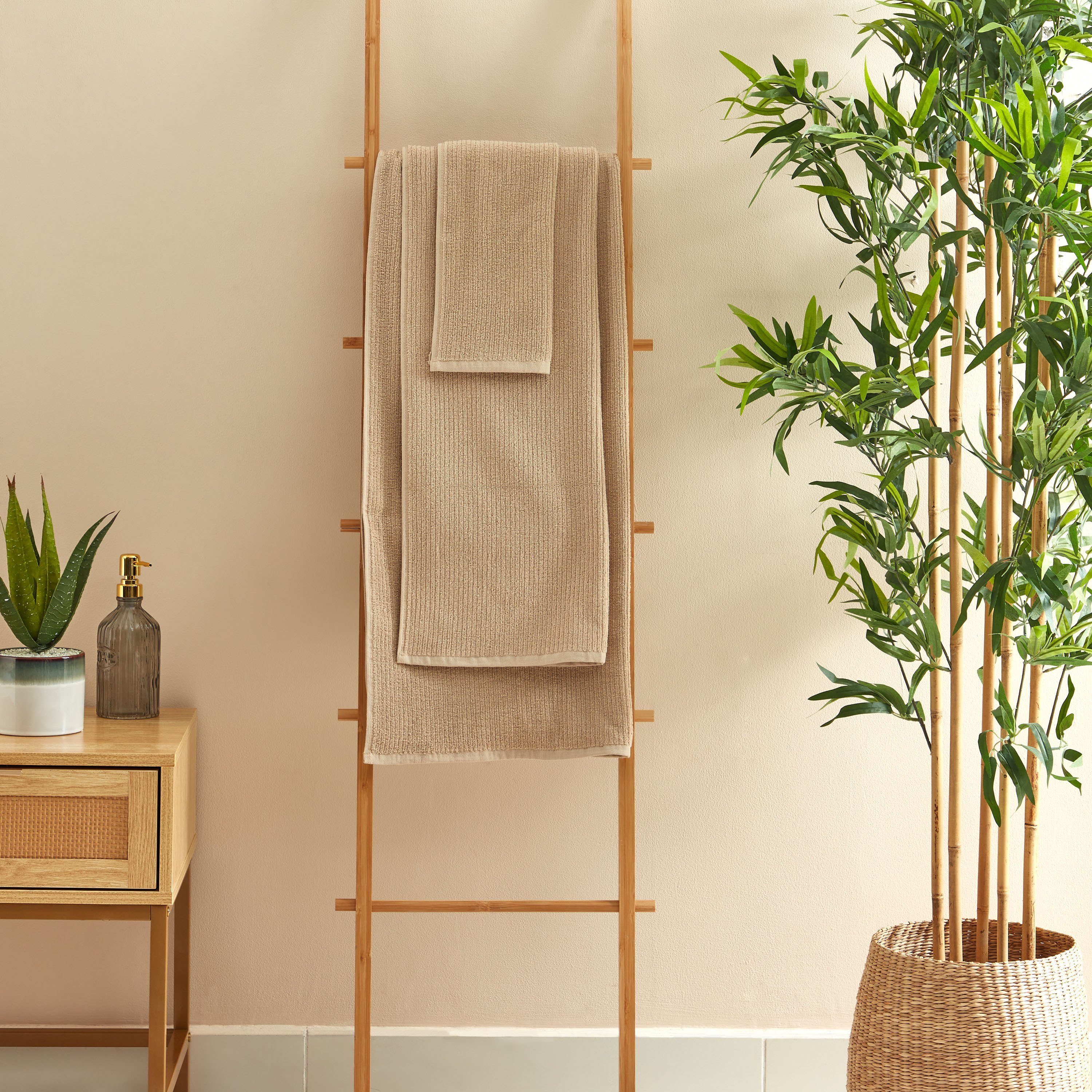 طقم مناشف قطنية مضلعة من أورلا - 3 قطع-hbxbathroom-bathroomtextiles-image-1
