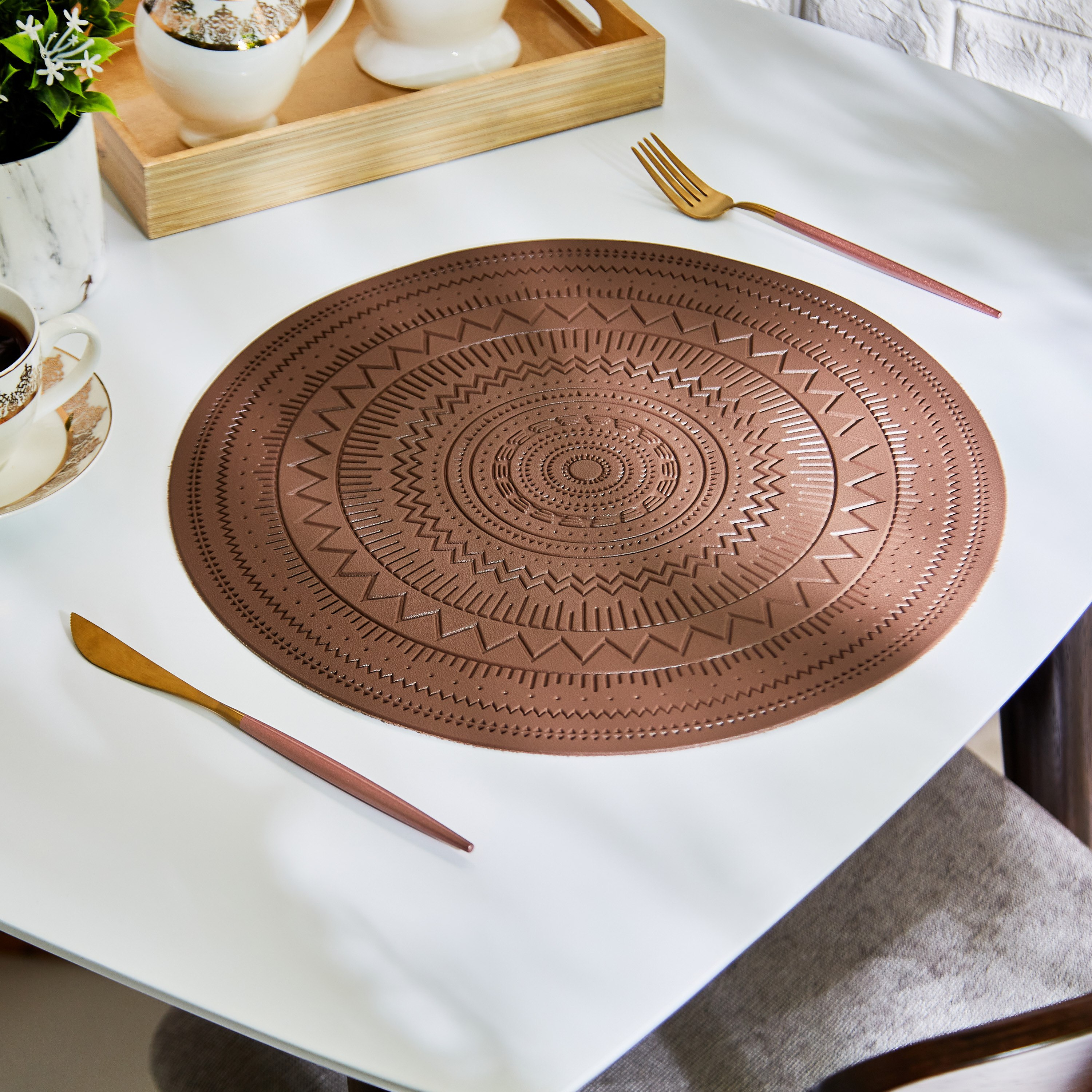 لبادة صحون بي في سي  - 38 سم-hbxdecorandfurnishings-homefurnishings-tablelinens-image-1