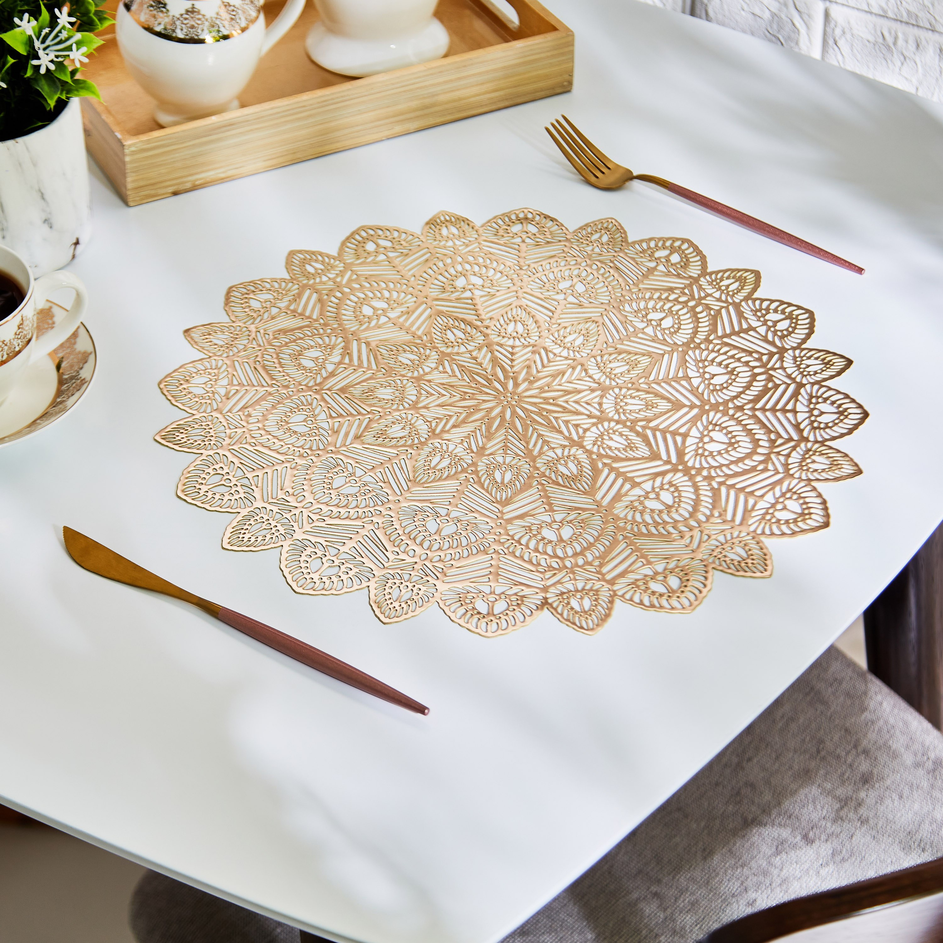 لبادة صحون بي في سي - 38 سم-hbxdecorandfurnishings-homefurnishings-tablelinens-image-1