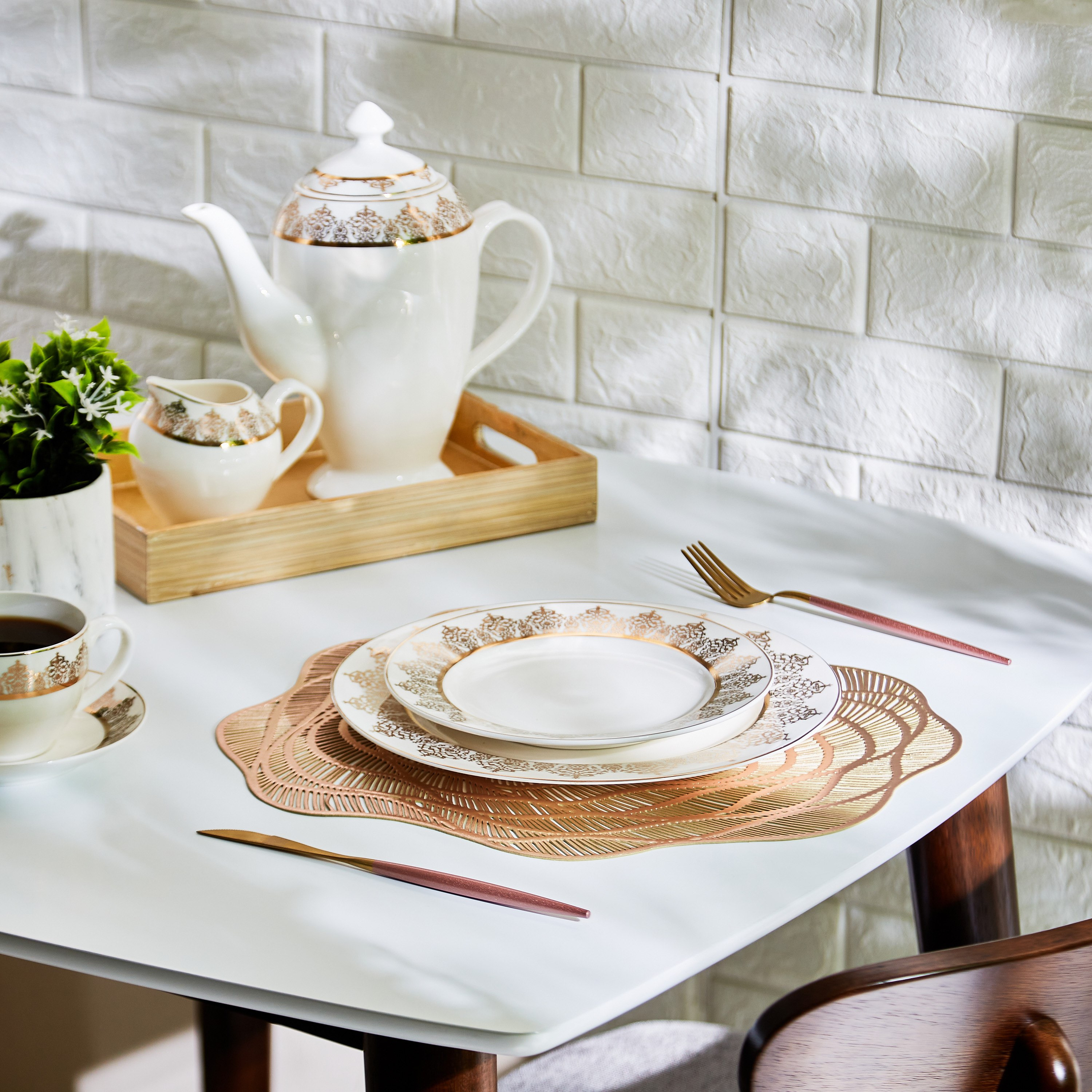 لبادة صحون بي في سي من جوليان - 38 سم-hbxdecorandfurnishings-homefurnishings-tablelinens-image-3