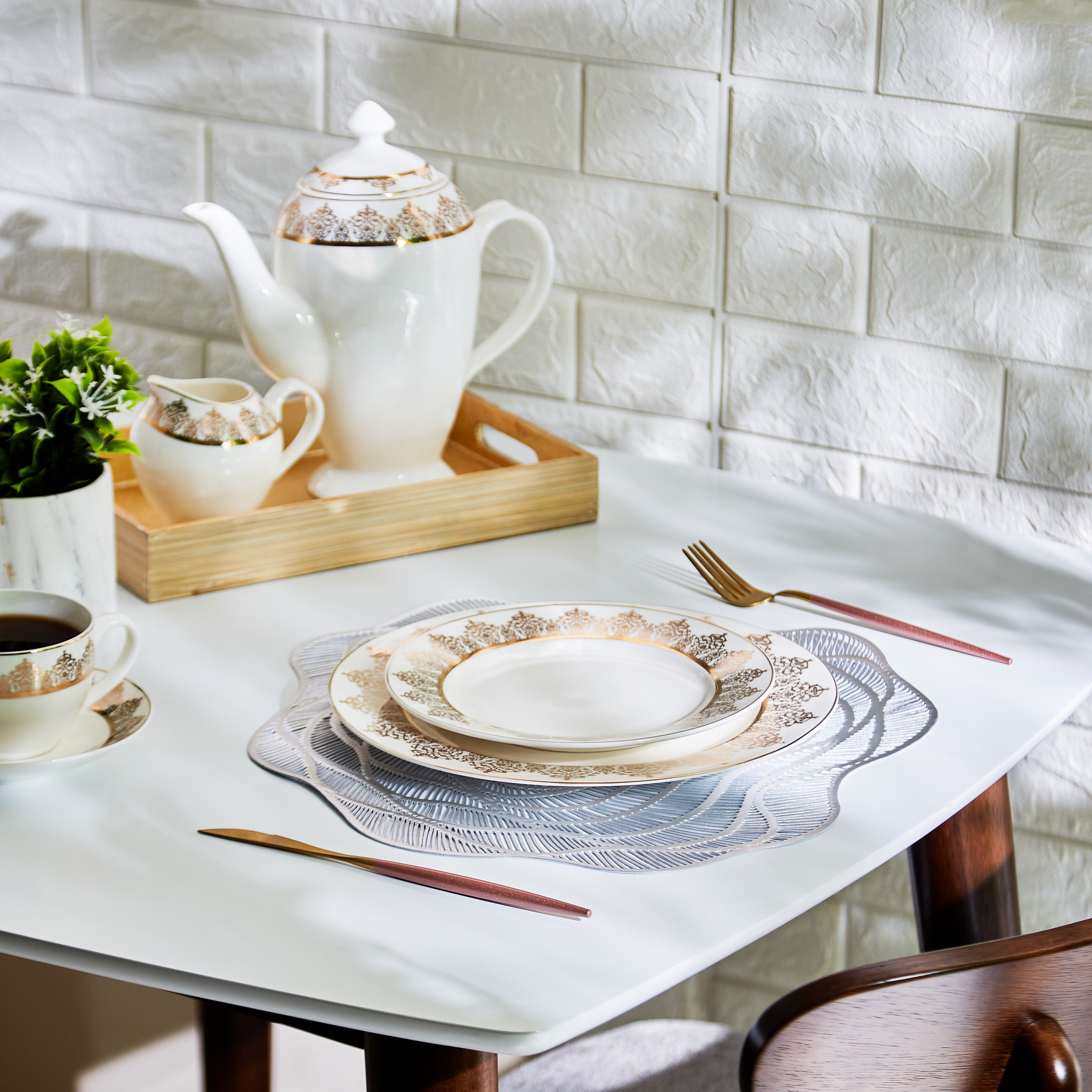 لبادة صحون من كلوريد البولي فينيل من جوليان - 38 سم-hbxdecorandfurnishings-homefurnishings-tablelinens-image-3