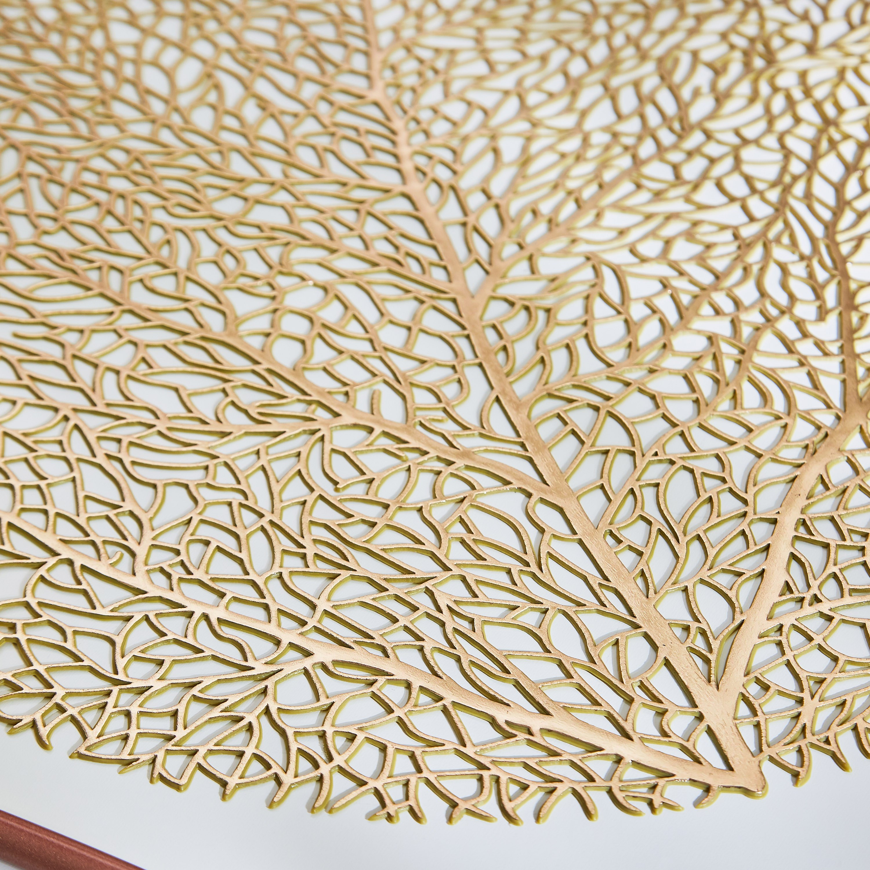 لبادة صحون من كلوريد البولي فينيل بتصميم ورق مرجاني - 38 سم-hbxdecorandfurnishings-homefurnishings-tablelinens-image-2