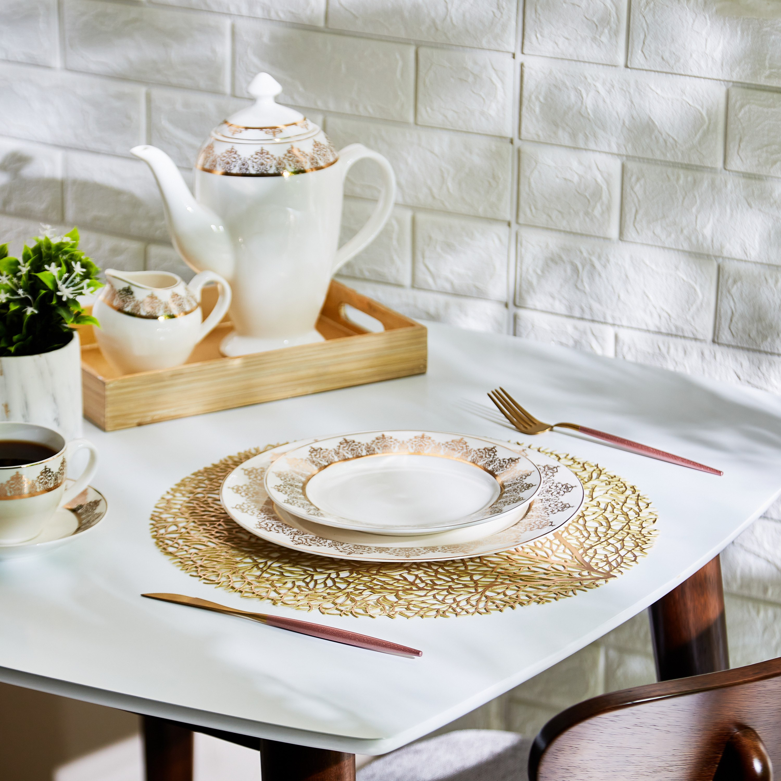 لبادة صحون من كلوريد البولي فينيل بتصميم ورق مرجاني - 38 سم-hbxdecorandfurnishings-homefurnishings-tablelinens-image-3