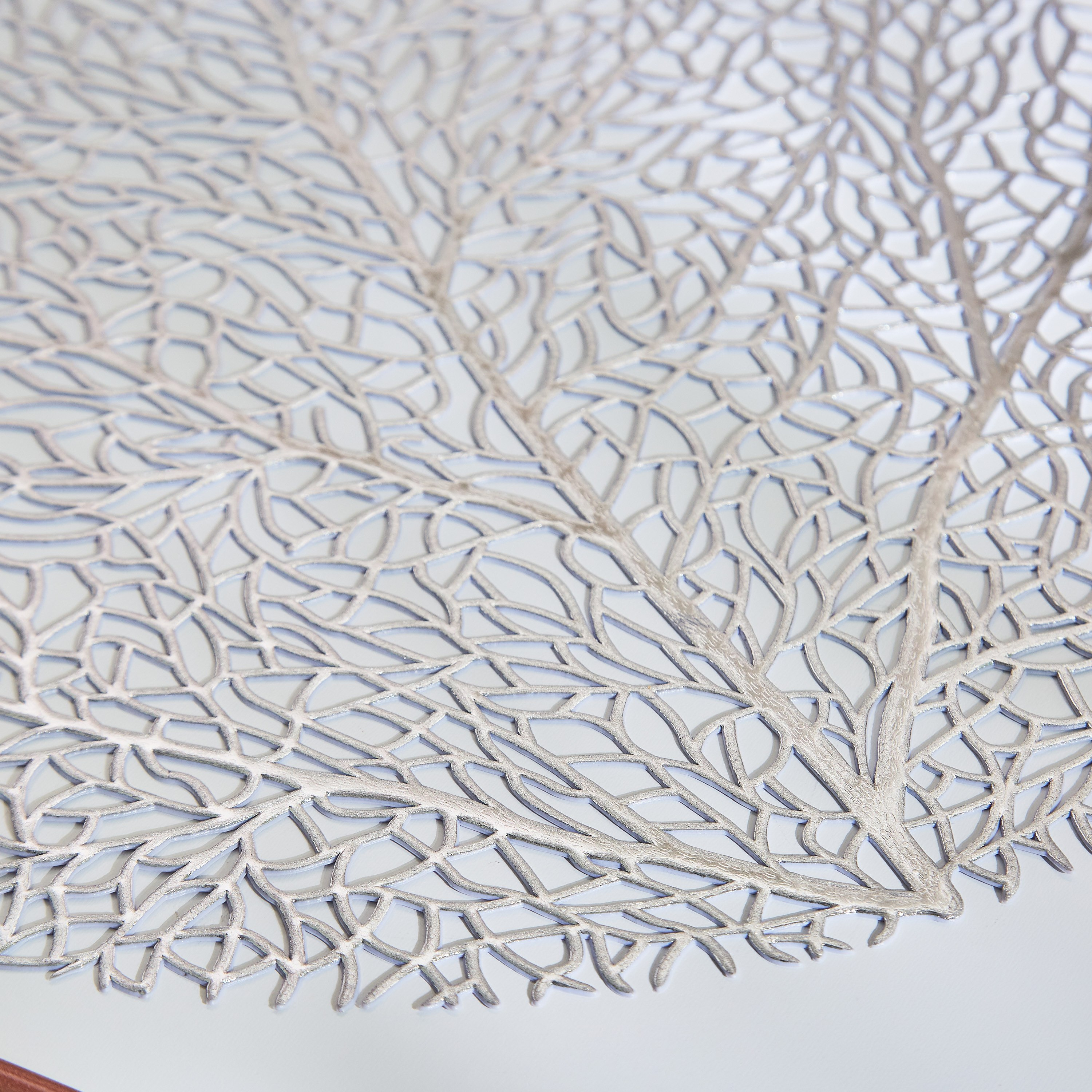 لبادة صحون بي في سي على شكل ورق مرجاني - 38 سم-hbxdecorandfurnishings-homefurnishings-tablelinens-image-2