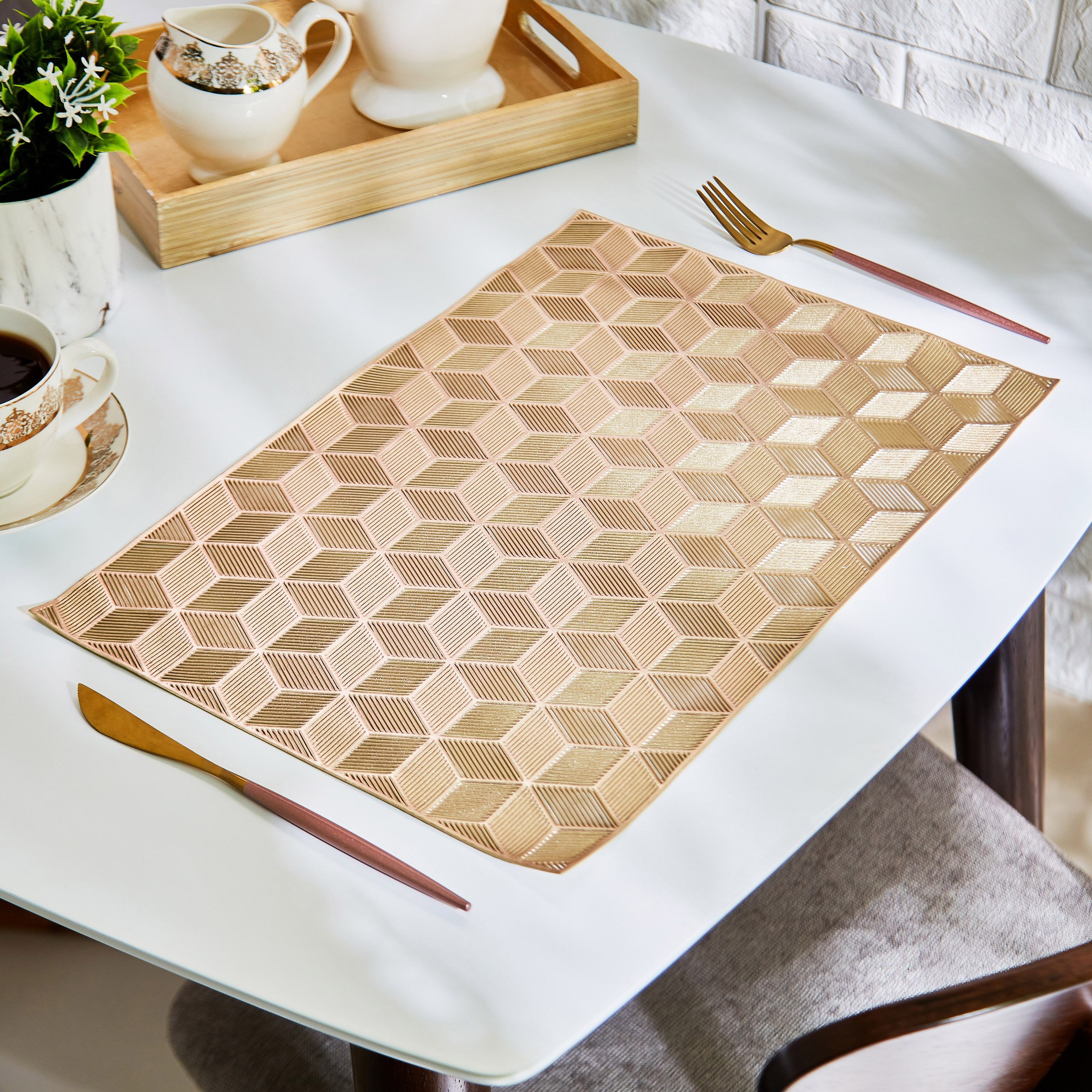 لبادة صحون بي في سي - 30x45 سم-hbxdecorandfurnishings-homefurnishings-tablelinens-image-1