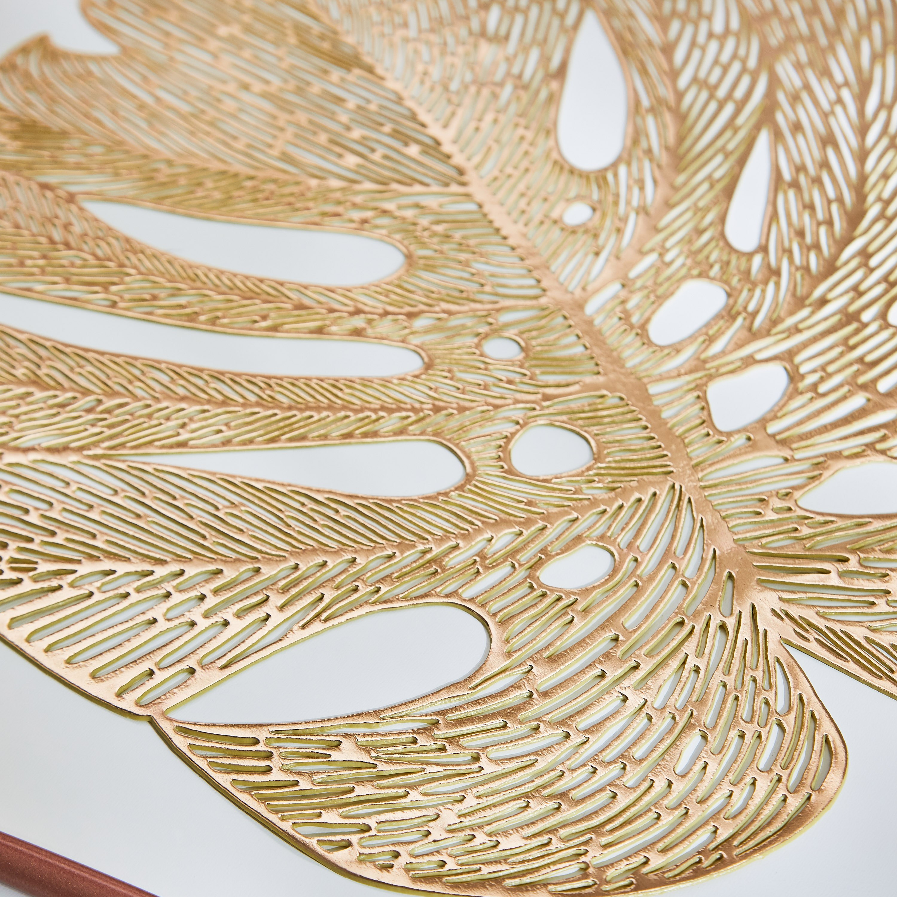 لبادة صحون من كلوريد البولي فينيل بتصميم ورق النخيل - 43×32 سم-hbxdecorandfurnishings-homefurnishings-tablelinens-image-2