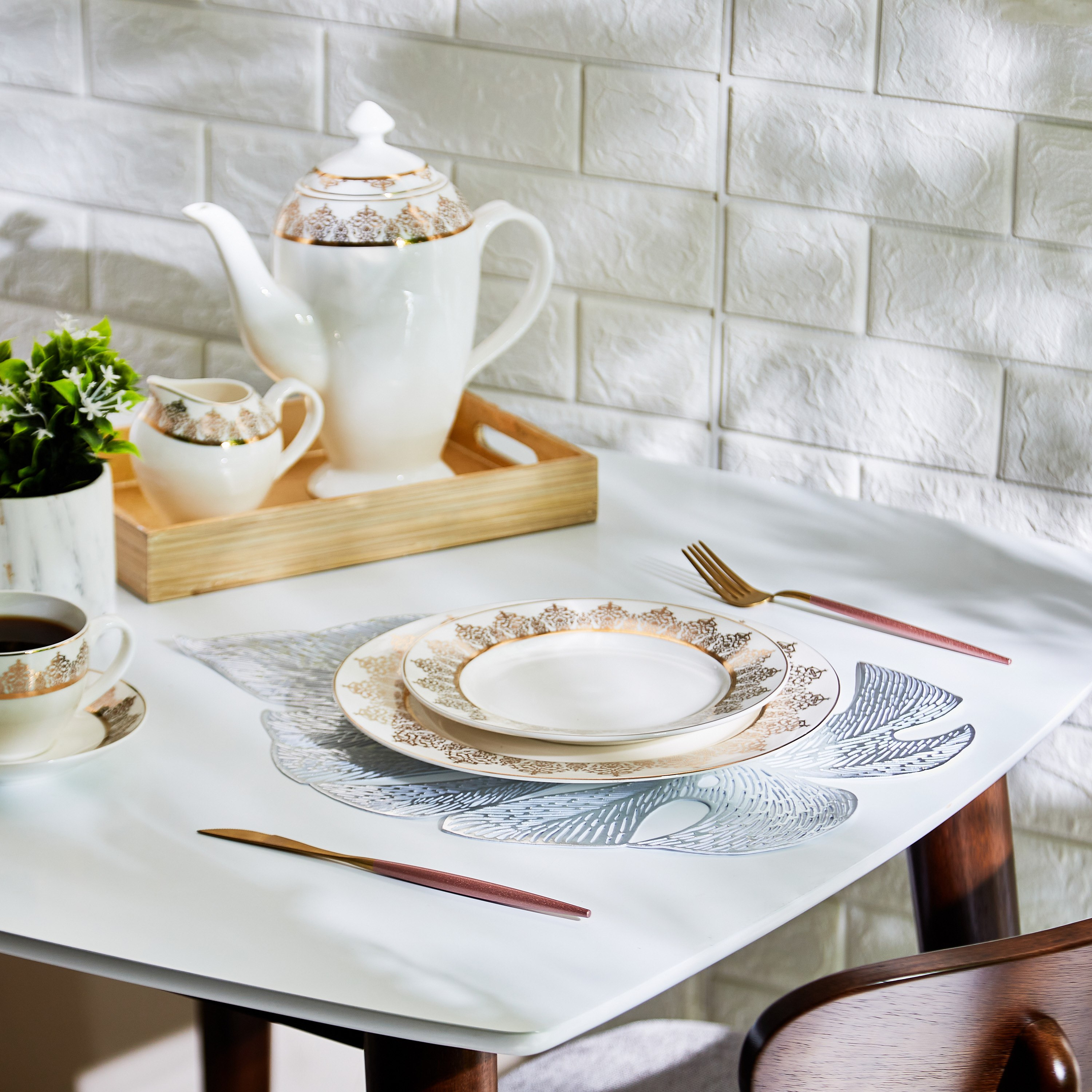 لبادة صحون بي في سي بتصميم ورق شجر - 43 × 32 سم-hbxdecorandfurnishings-homefurnishings-tablelinens-image-3