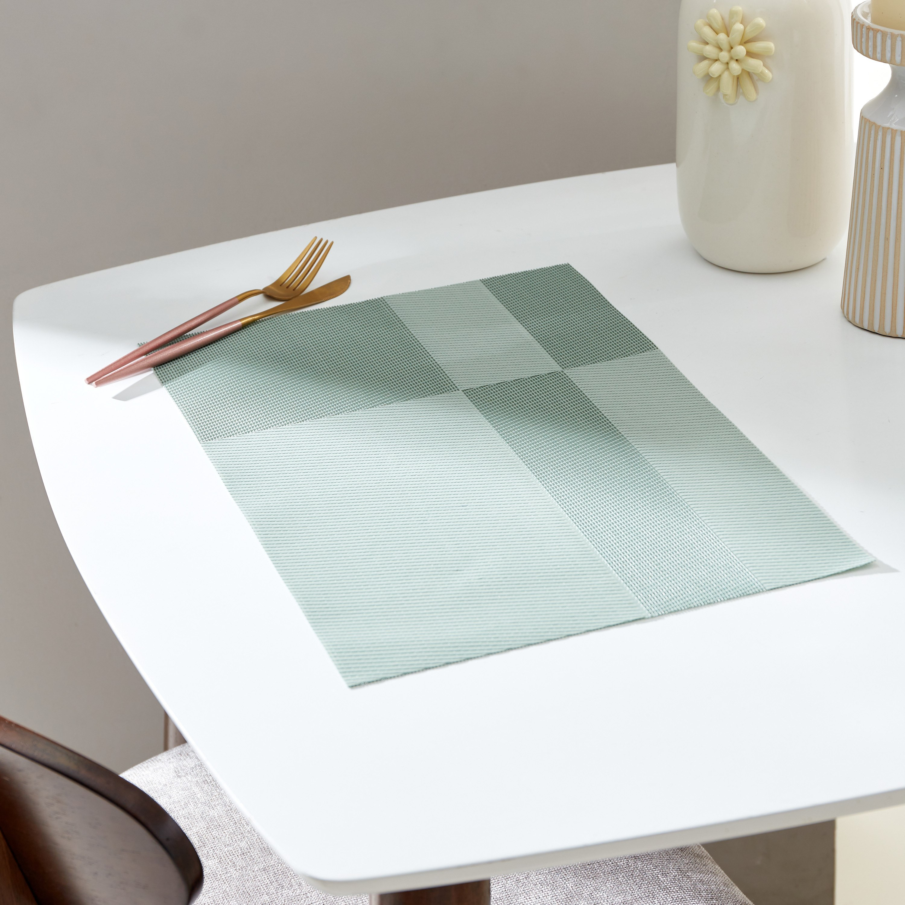 لبادة صحون كلوريد البولي فينيل من هيلي - 30x45 سم-hbxdecorandfurnishings-homefurnishings-tablelinens-image-1