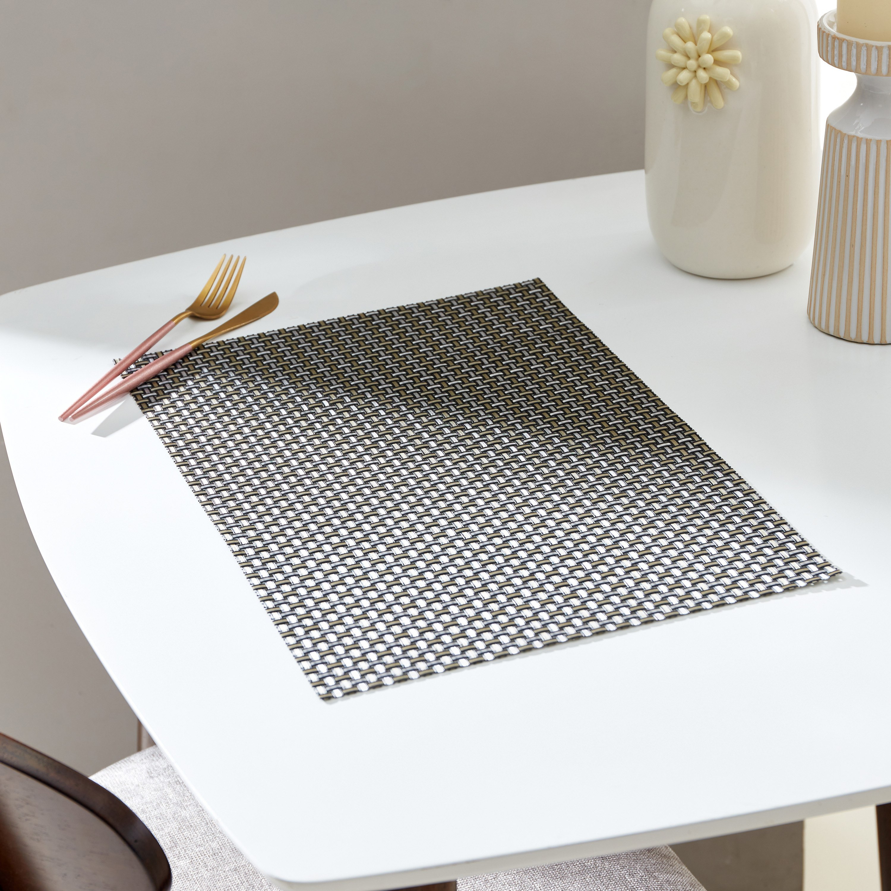 لبادة صحون بي في سي من كولتون - 30x45 سم-hbxdecorandfurnishings-homefurnishings-tablelinens-image-1