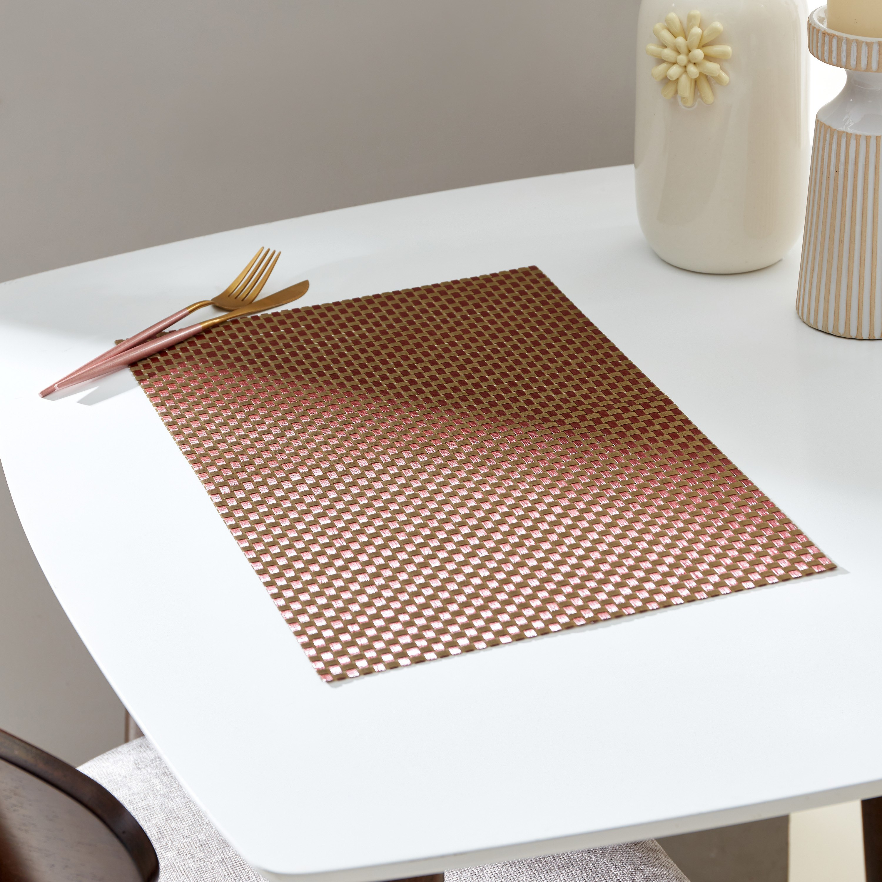 لبادة صحون بي في سي من كولتون - 30x45 سم-hbxdecorandfurnishings-homefurnishings-tablelinens-image-1