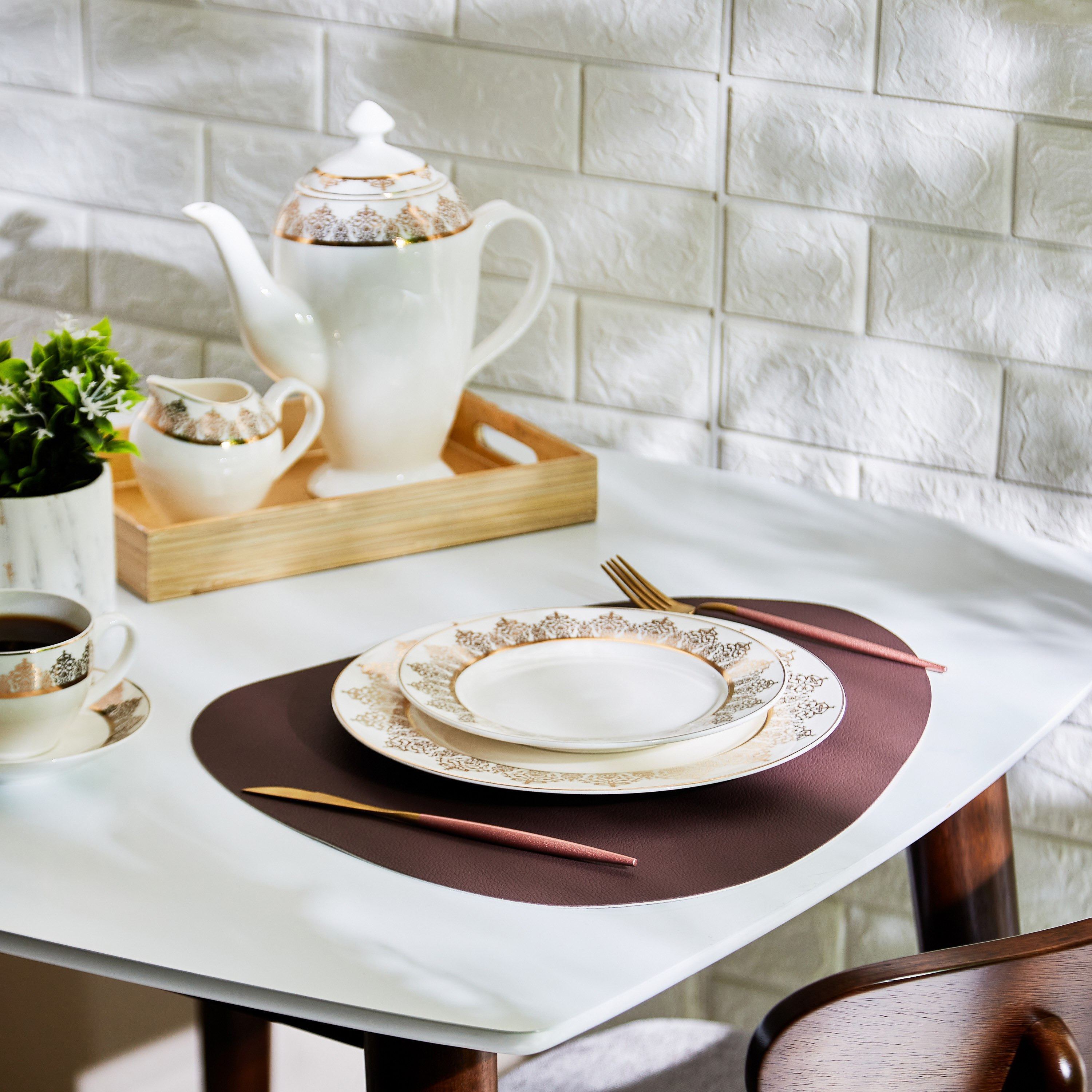 مفرش طاولة بيضاوي بي في سي قابل للانعكاس من بيبل - 37 × 45 سم-hbxdecorandfurnishings-homefurnishings-tablelinens-image-3