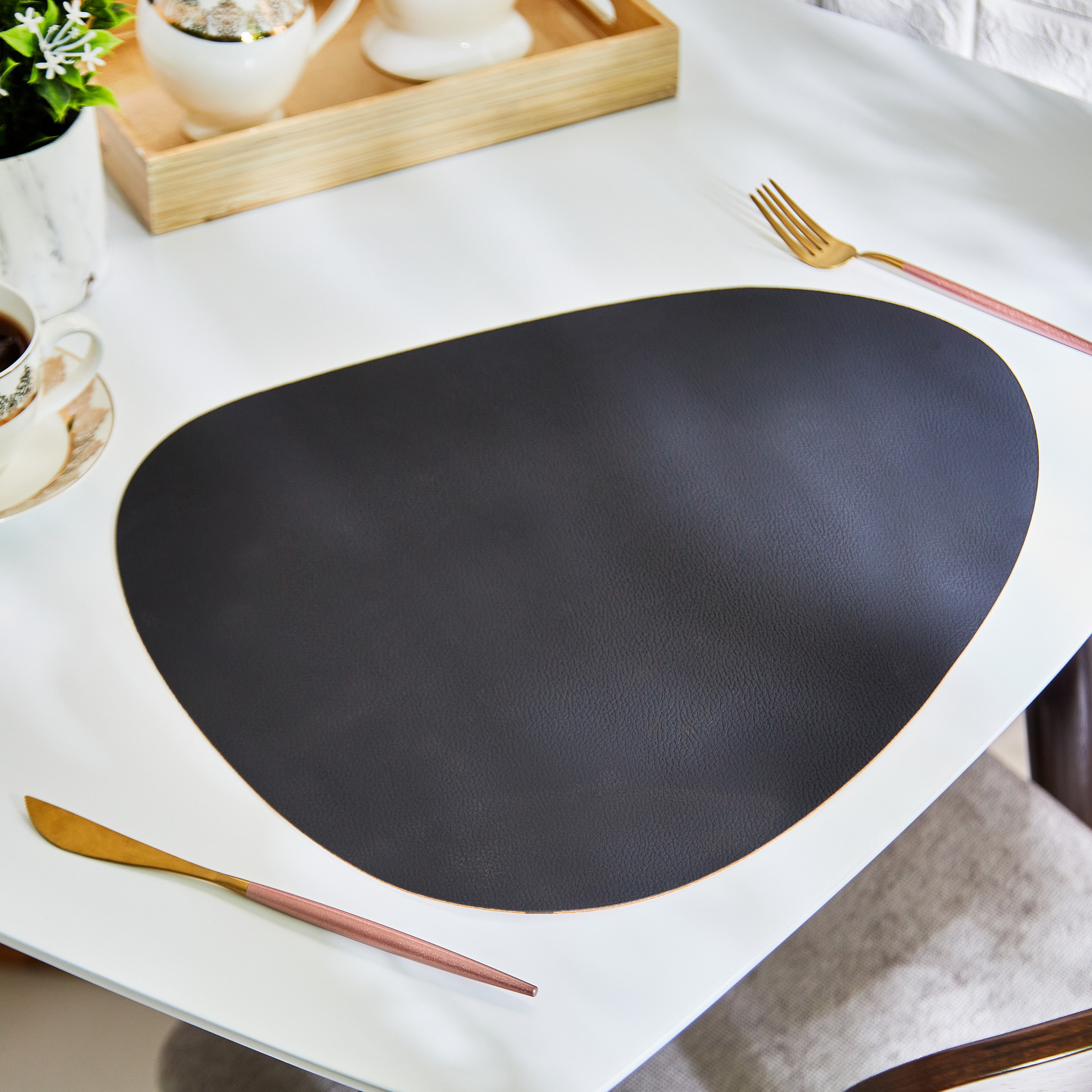 مفرش طاولة بيضاوي بيضاوي قابل للانعكاس من بيبل - 37 × 45 سم-hbxdecorandfurnishings-homefurnishings-tablelinens-image-2