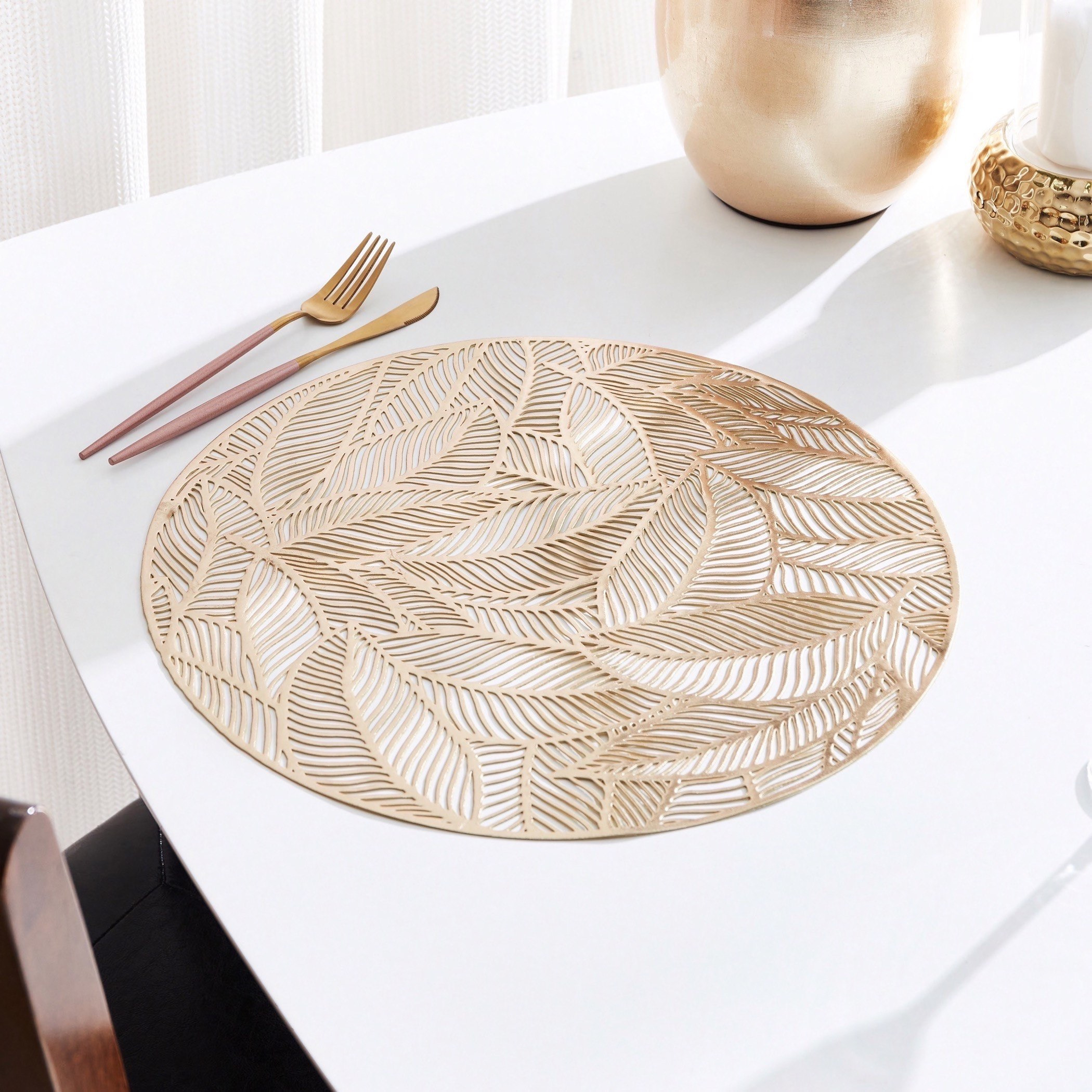 لبادة صحون بي في سي من أسمارا - 38 سم-hbxdecorandfurnishings-homefurnishings-tablelinens-image-1