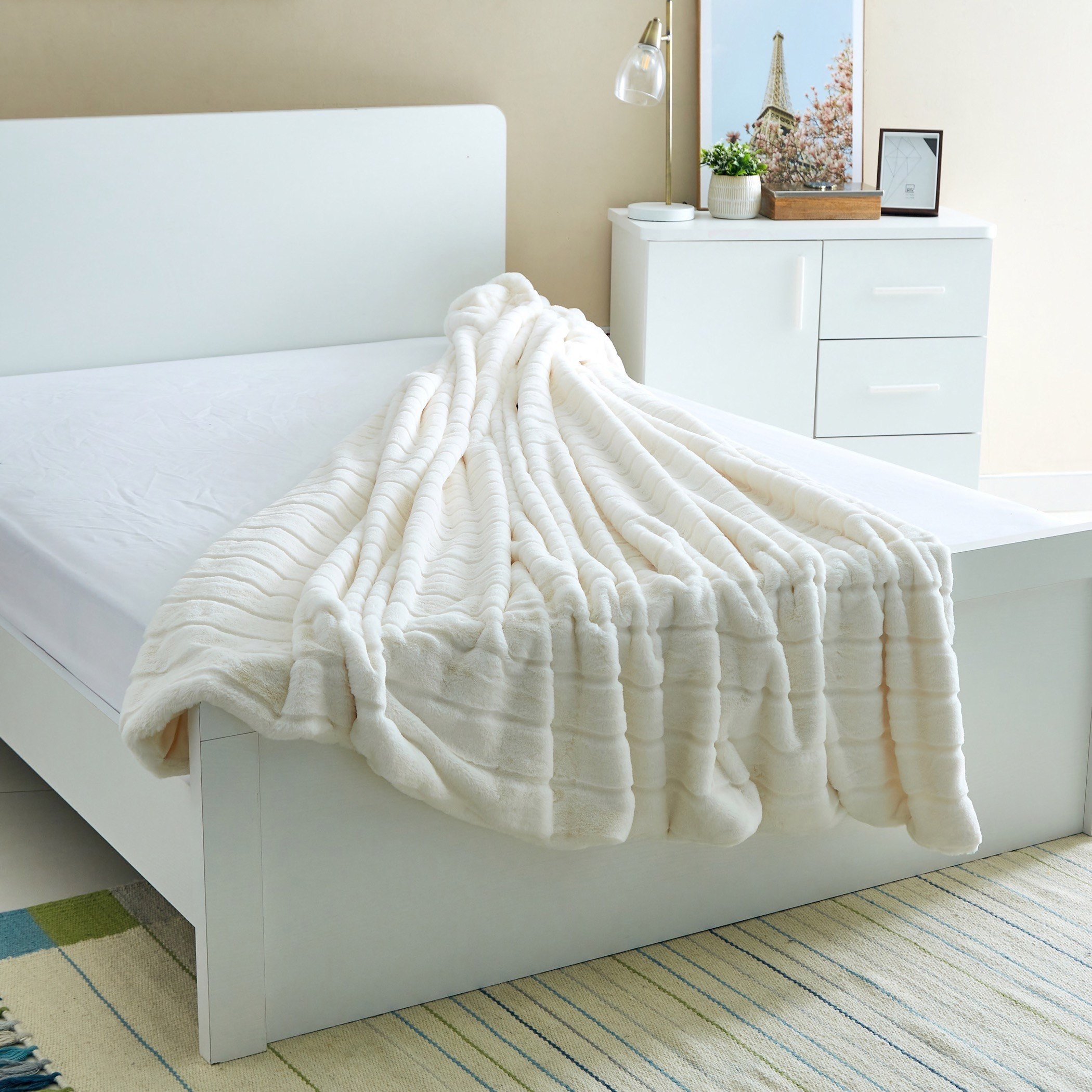 بطّانية كينج فرو صناعي من نيلي - 220x240 سم-hbxhomeware-hbxbedroom-image-2