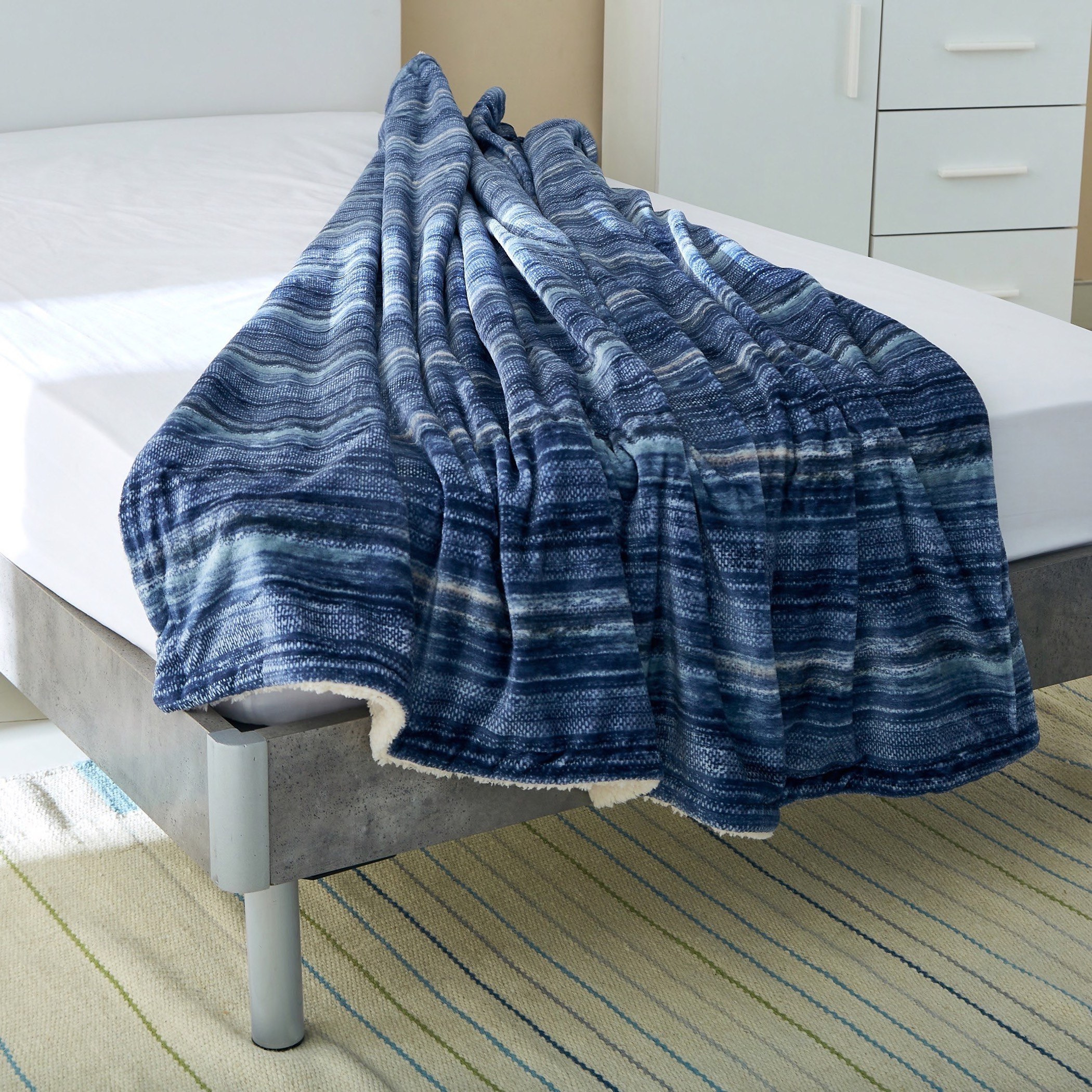 بطّانية مزدوجة شيربا فلانيل من براكستون - 150x200 سم-hbxhomeware-hbxbedroom-image-2