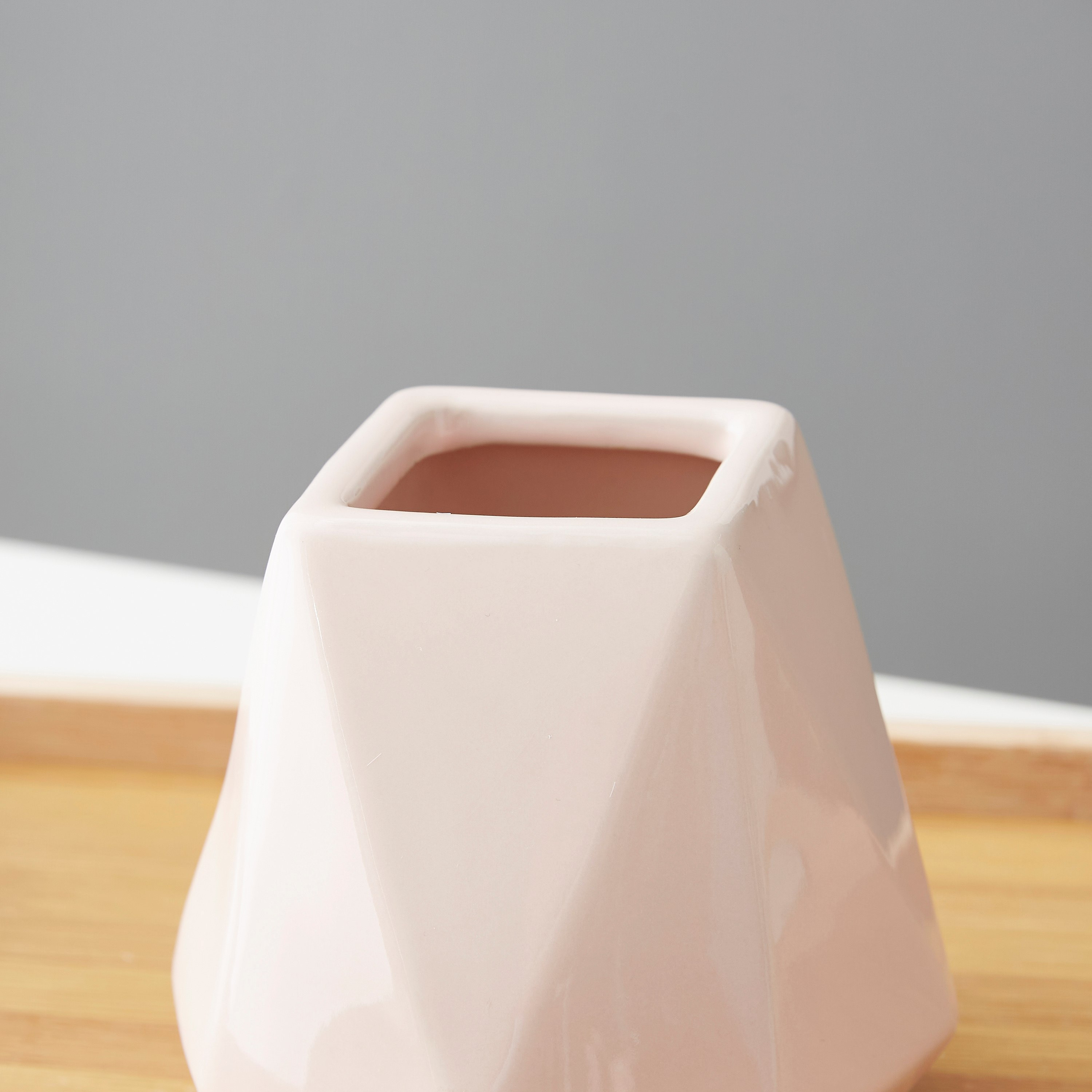 Sansa Ceramic Small Faceted Vase - 13.5x13.5x13 cm-hbxbedroom-decorandaccessories-vases-image-3