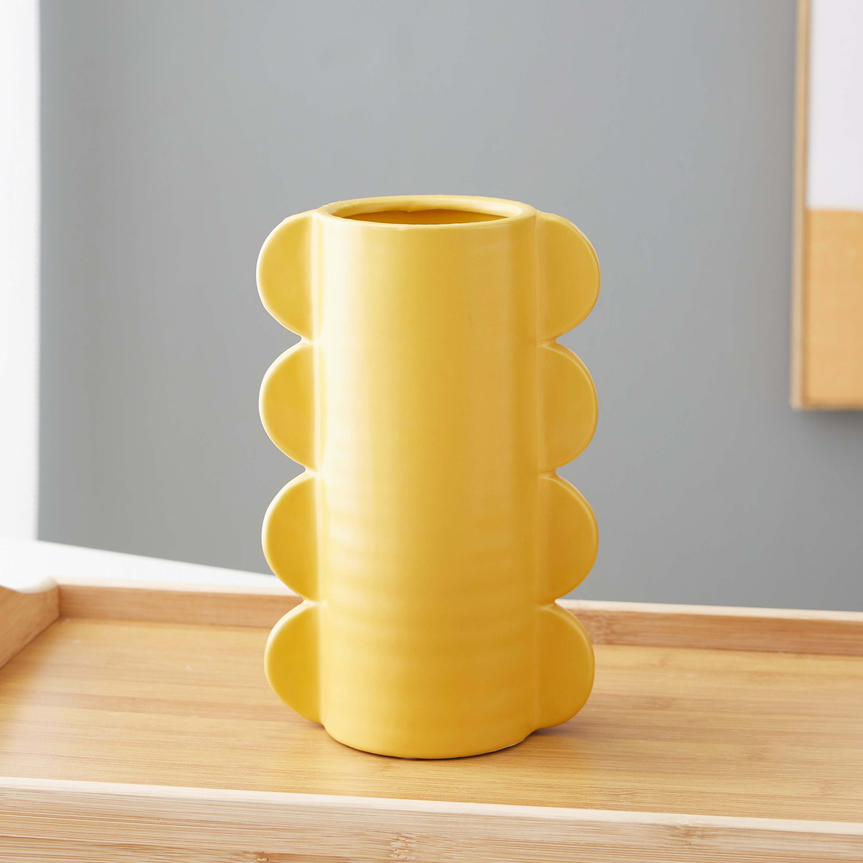 مزهرية أسطوانية سيراميك مزيّنة بشكل كروي من سانسا - 14x9x22 سم-hbxbedroom-decorandaccessories-vases-image-2