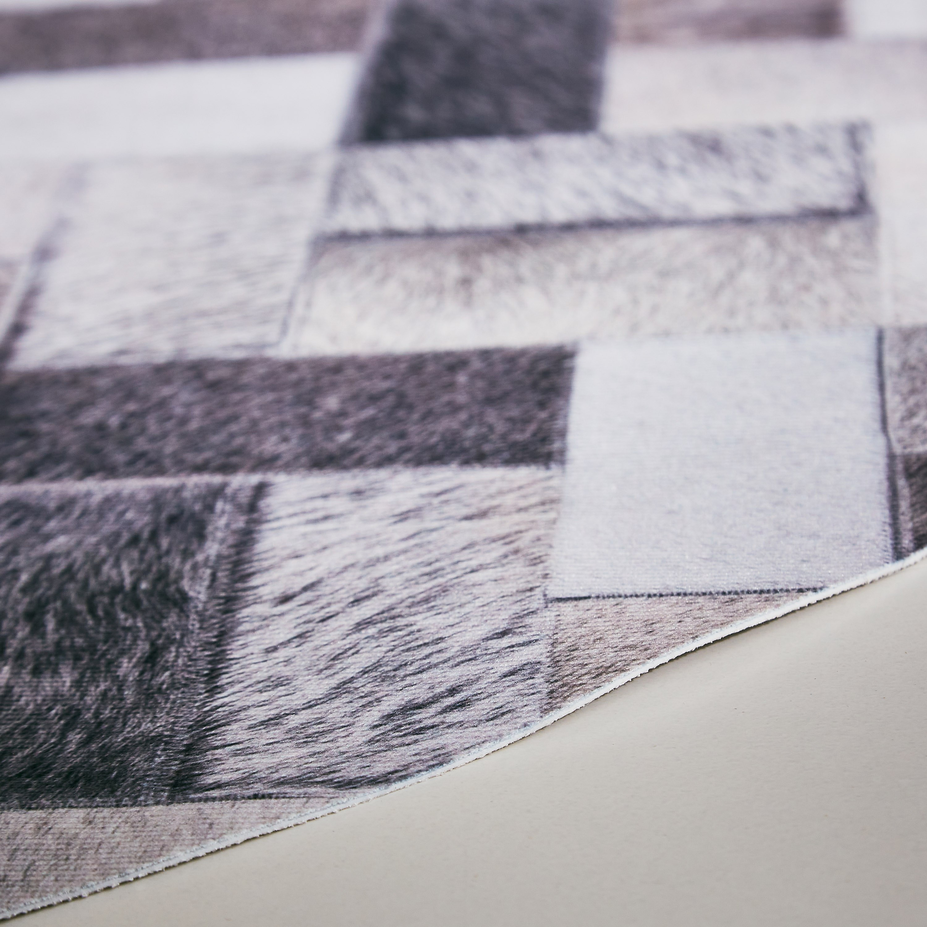 سجادة كبيرة برقعة جلد صناعي من باتش كوا - 120 سم-hbxdecorandfurnishings-floorcoverings-rugs-image-2