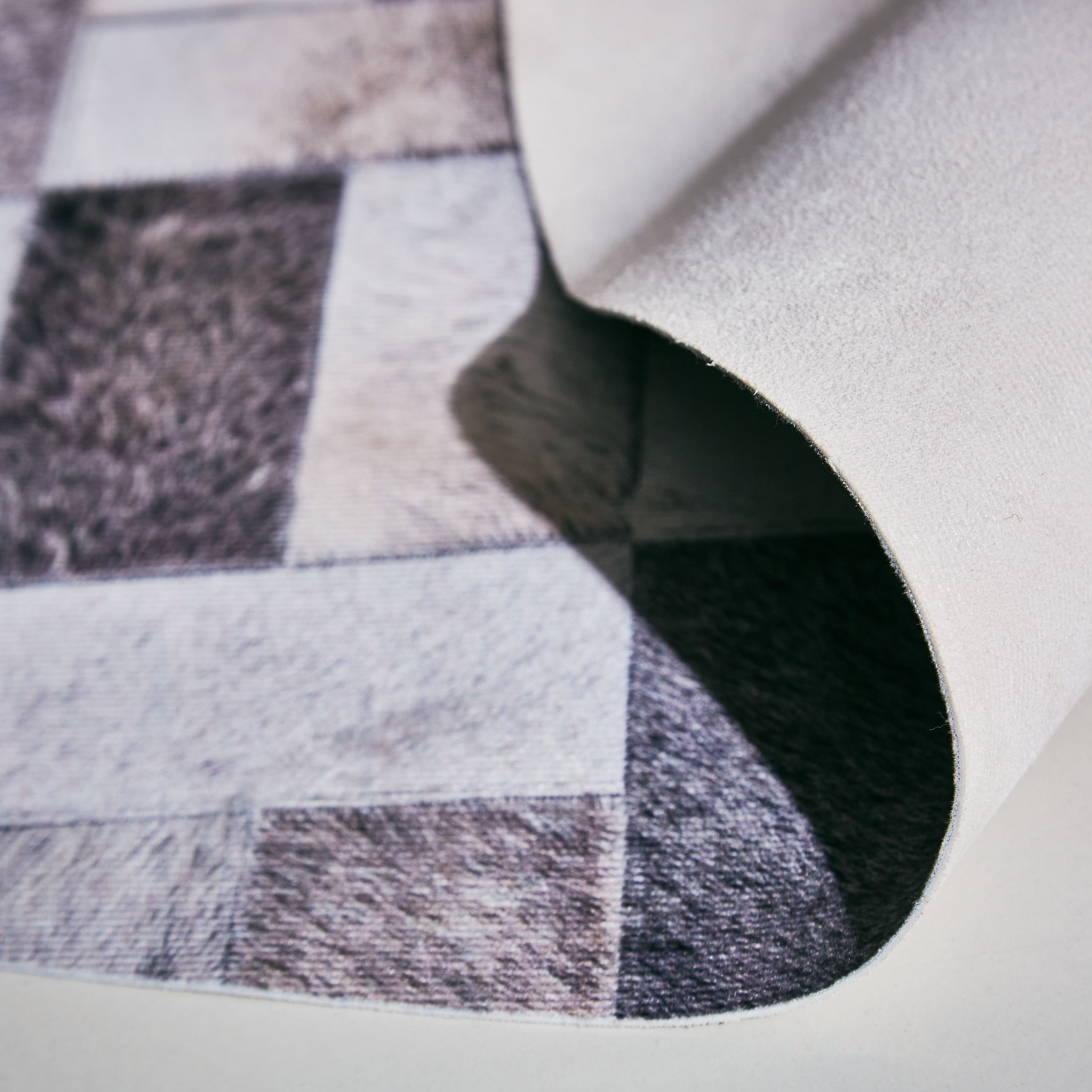 سجادة كبيرة برقعة جلد صناعي من باتش كوا - 120 سم-hbxdecorandfurnishings-floorcoverings-rugs-image-3