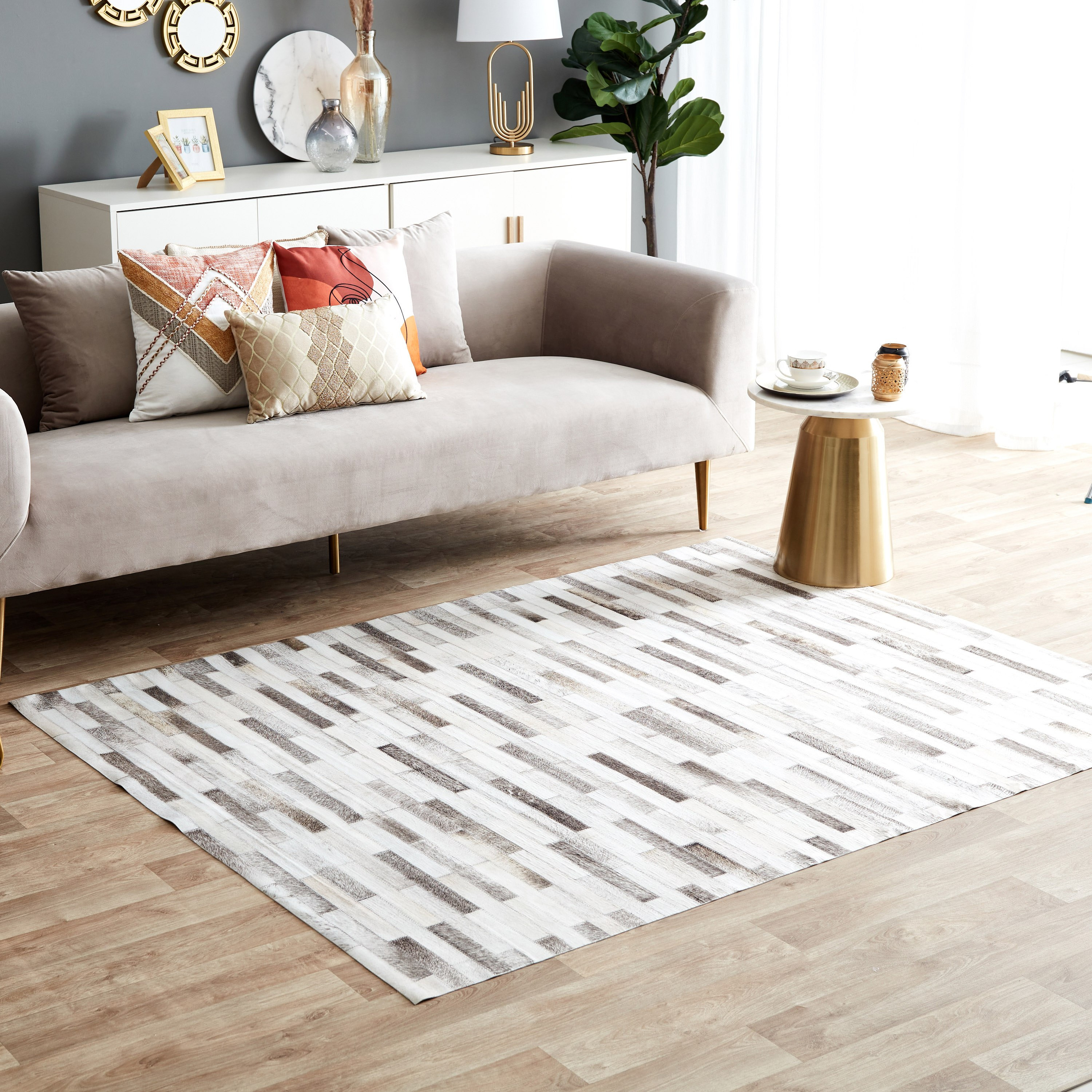 سجادة كبيرة برقعة جلد صناعي من باتش إيفو - 150x200 سم-hbxdecorandfurnishings-floorcoverings-rugs-image-1