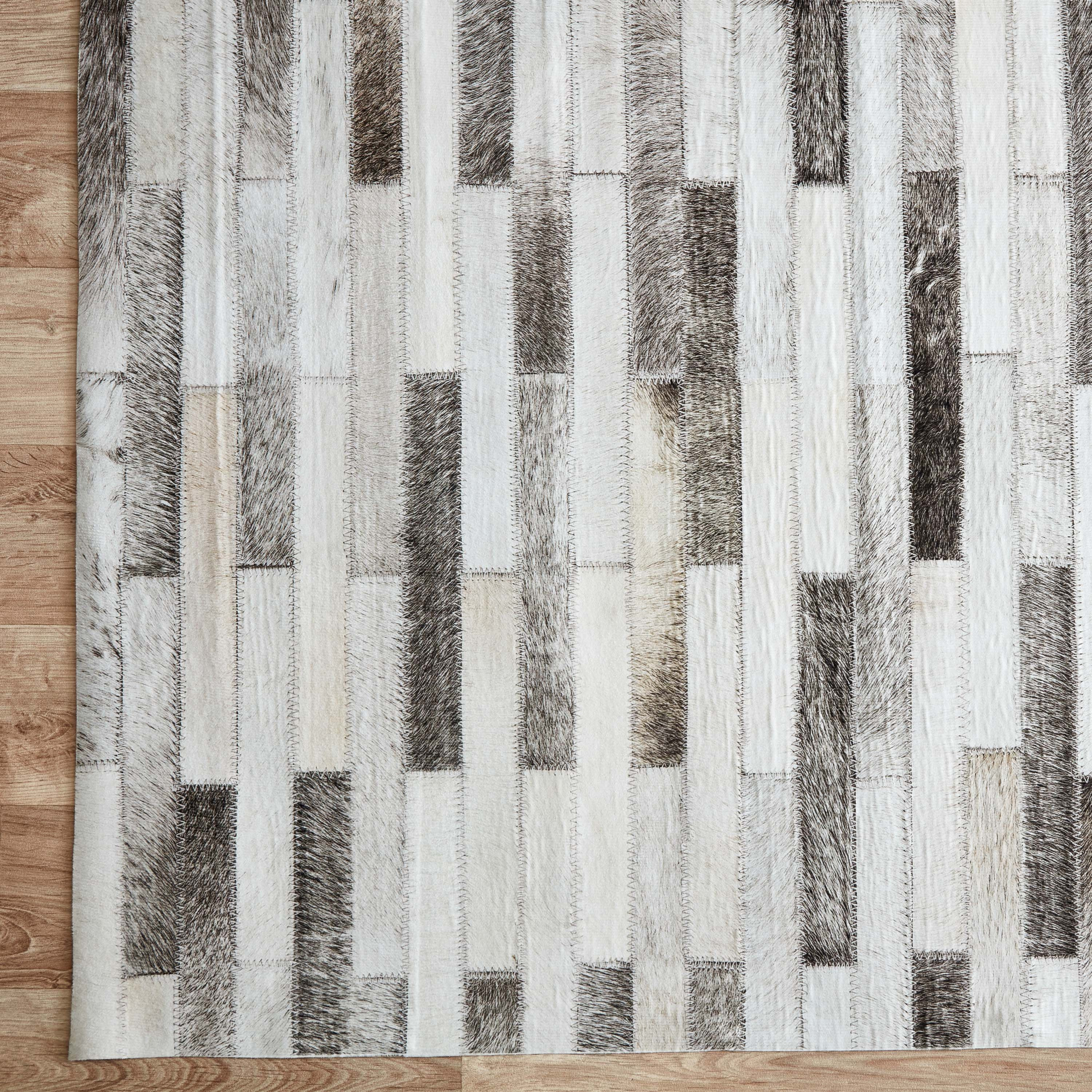 سجادة كبيرة برقعة جلد صناعي من باتش إيفو - 150x200 سم-hbxdecorandfurnishings-floorcoverings-rugs-image-2