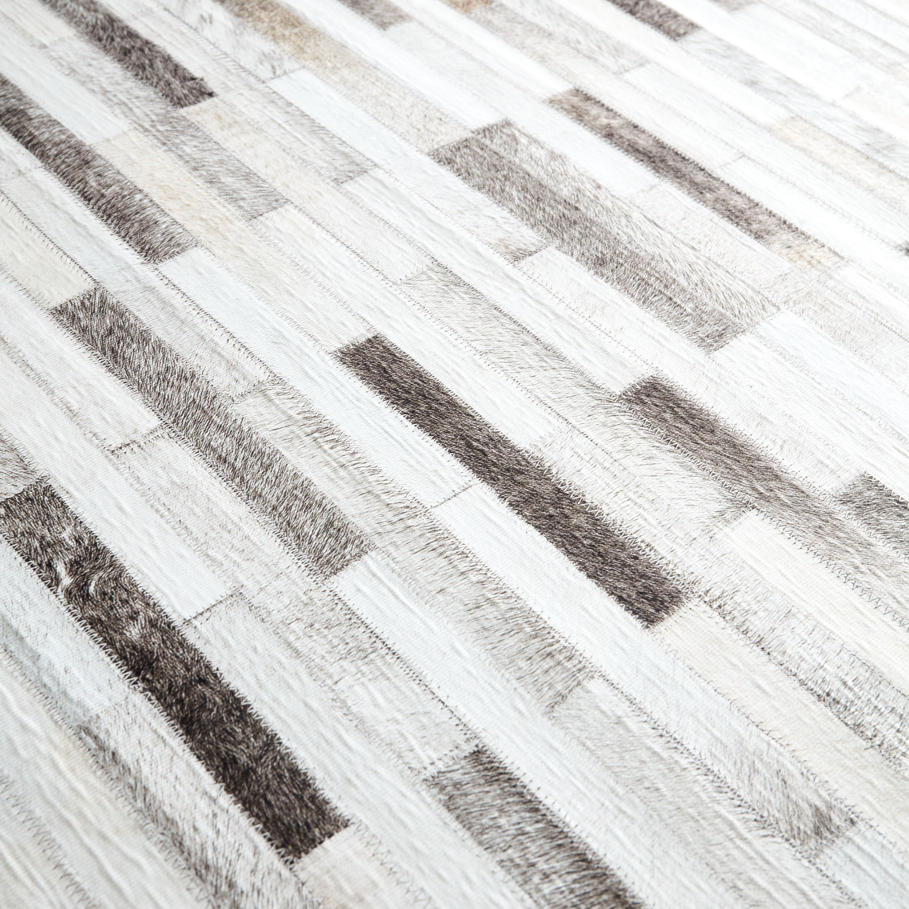 سجادة كبيرة برقعة جلد صناعي من باتش إيفو - 150x200 سم-hbxdecorandfurnishings-floorcoverings-rugs-image-3