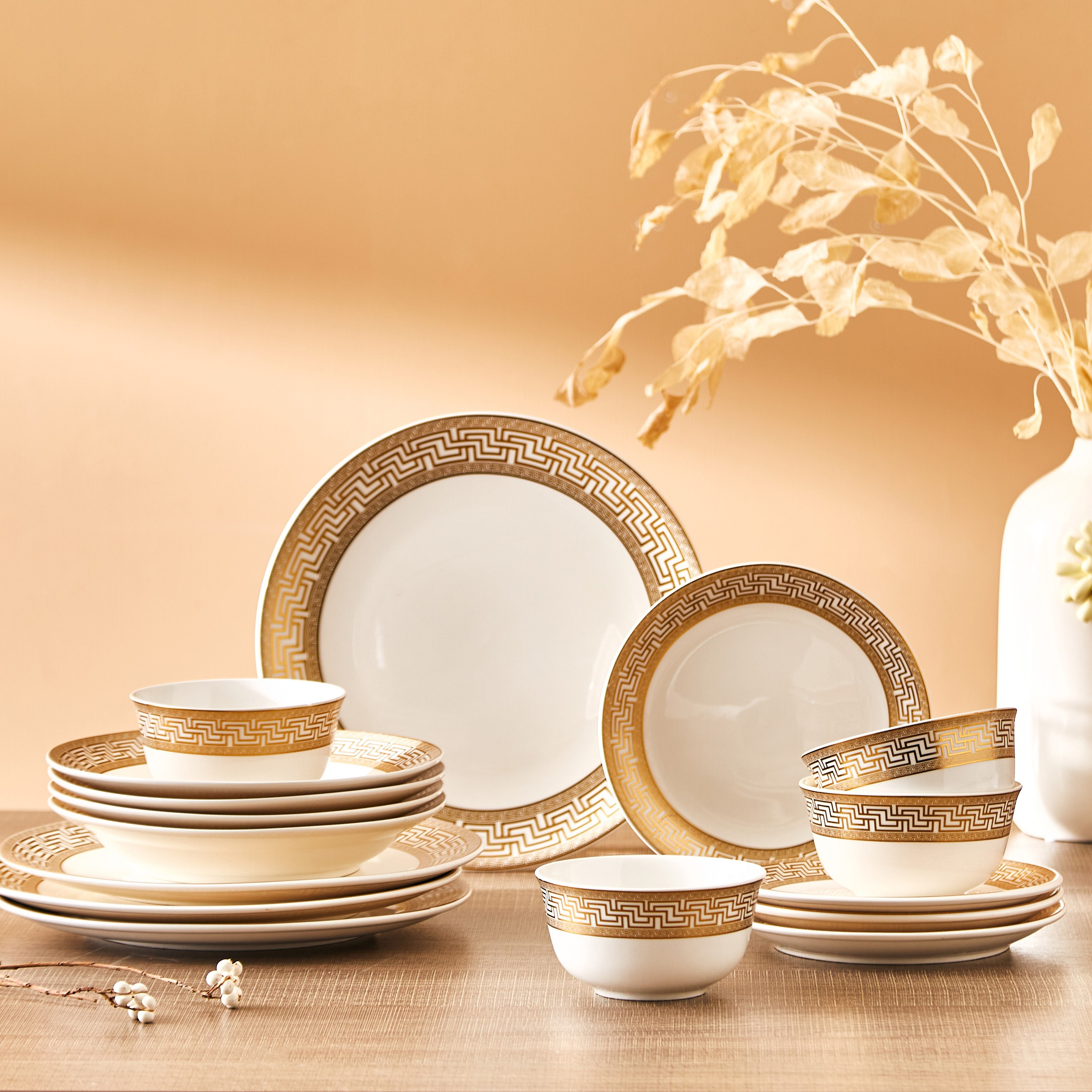Festive 16-Piece Porcelain Dinner Set-hbxhomeware-hbxkitchen-image-1