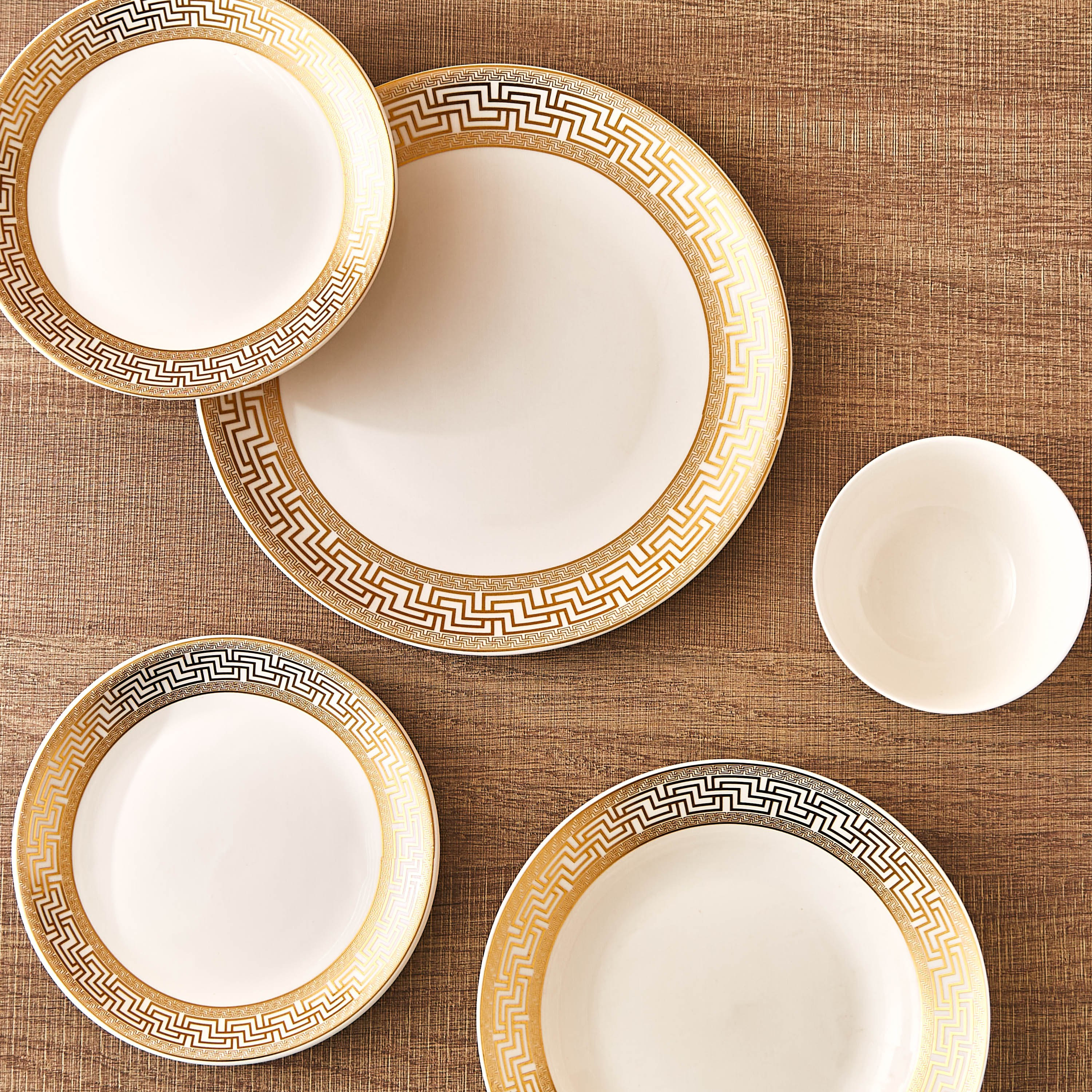 Festive 16-Piece Porcelain Dinner Set-hbxhomeware-hbxkitchen-image-2