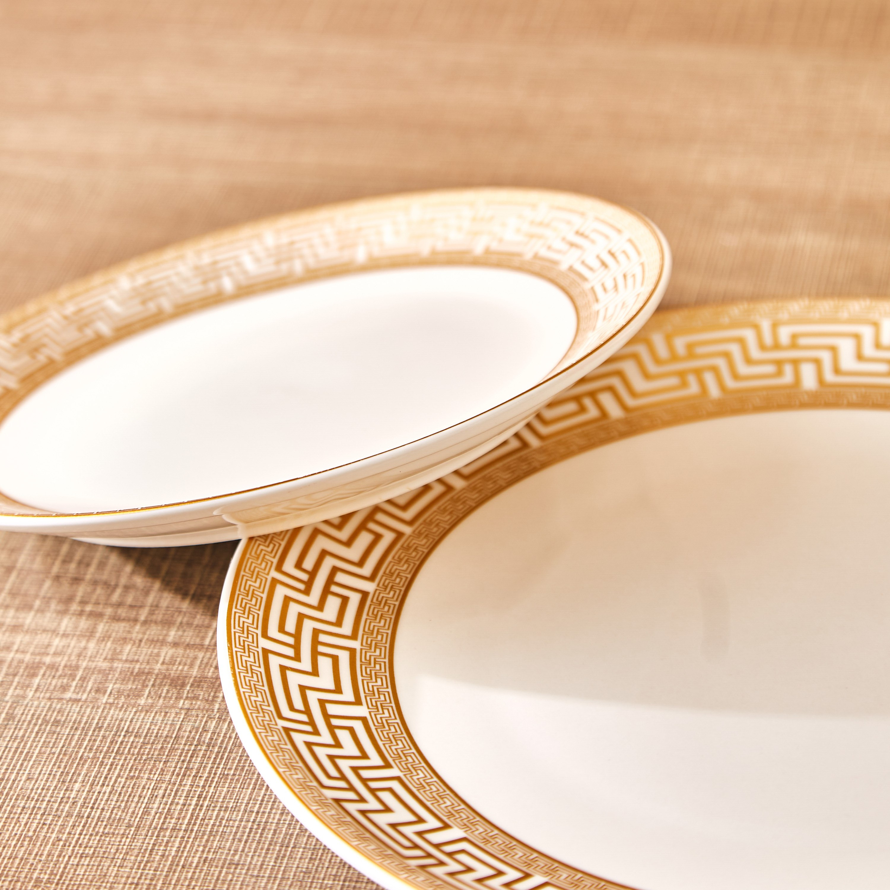 Festive 16-Piece Porcelain Dinner Set-hbxhomeware-hbxkitchen-image-4