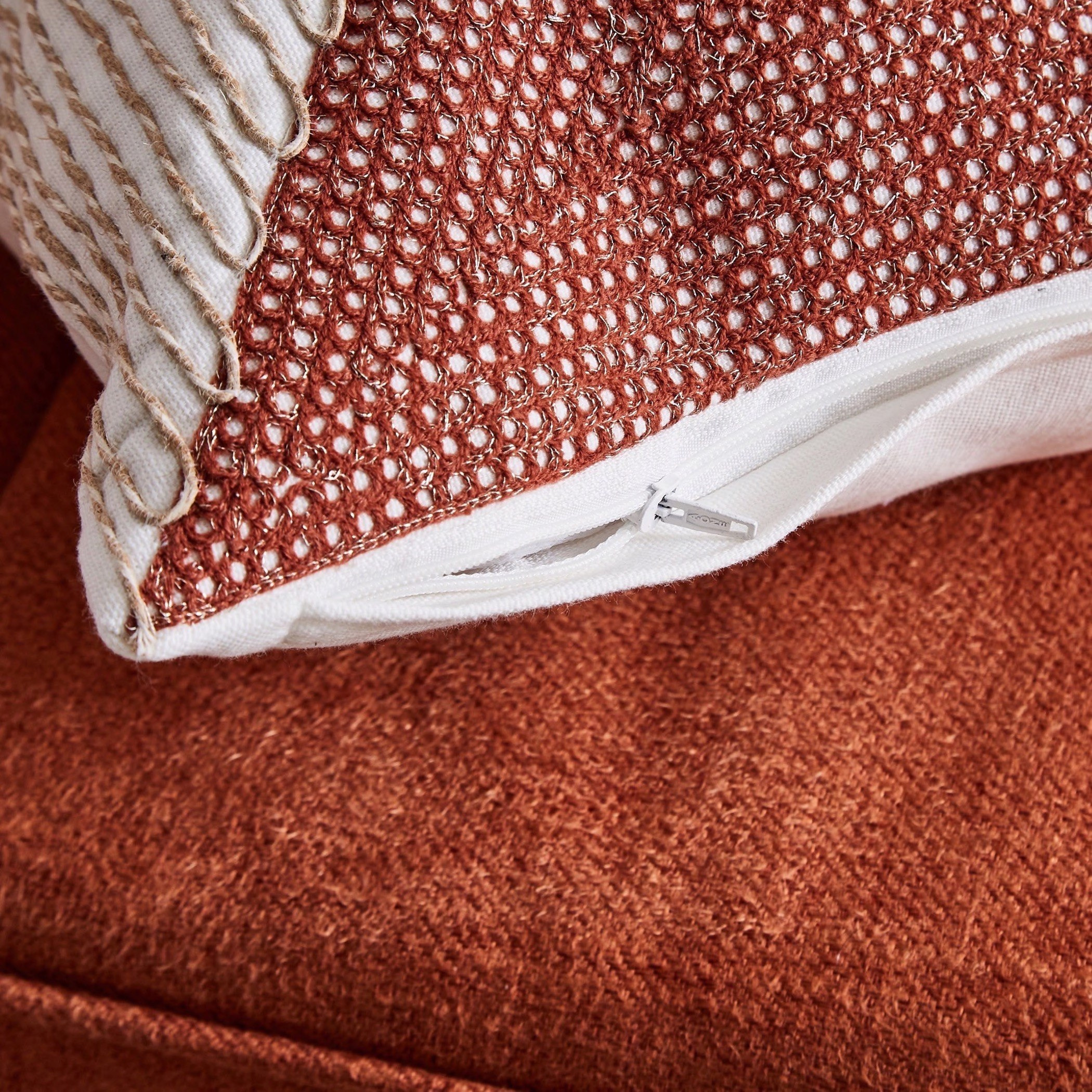 وسادة محشوة مطرزة من إلينا - 45x45 سم-hbxlivingroom-furnishings-cushionsandcovers-filledcushions-image-3