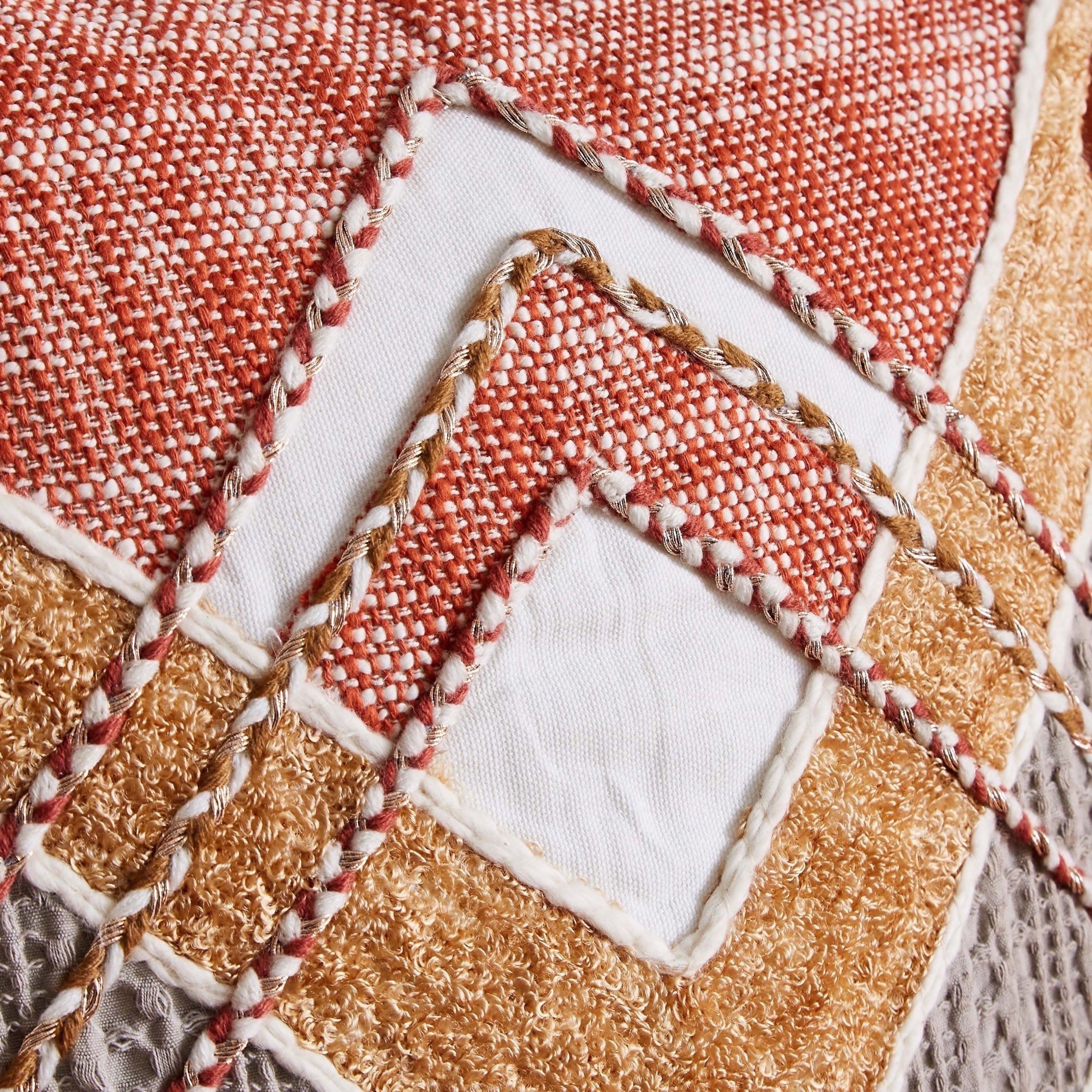 وسادة محشوّة بتصميم رقعات من إلينا - 45x45 سم-hbxlivingroom-furnishings-cushionsandcovers-filledcushions-image-2
