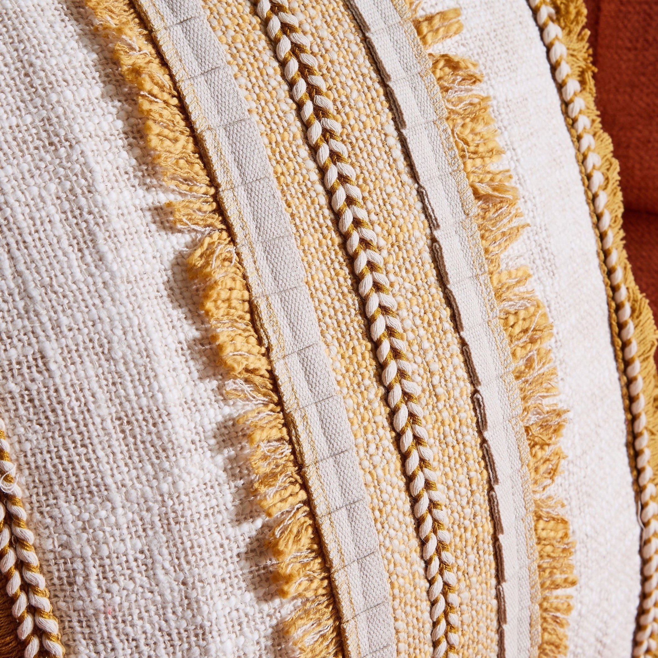 غطاء وسادة قطن سلاب بتصاميم متداخلة من لونا - 45x45 سم-hbxhomeware-cushionsandcovers-cushioncovers-image-2