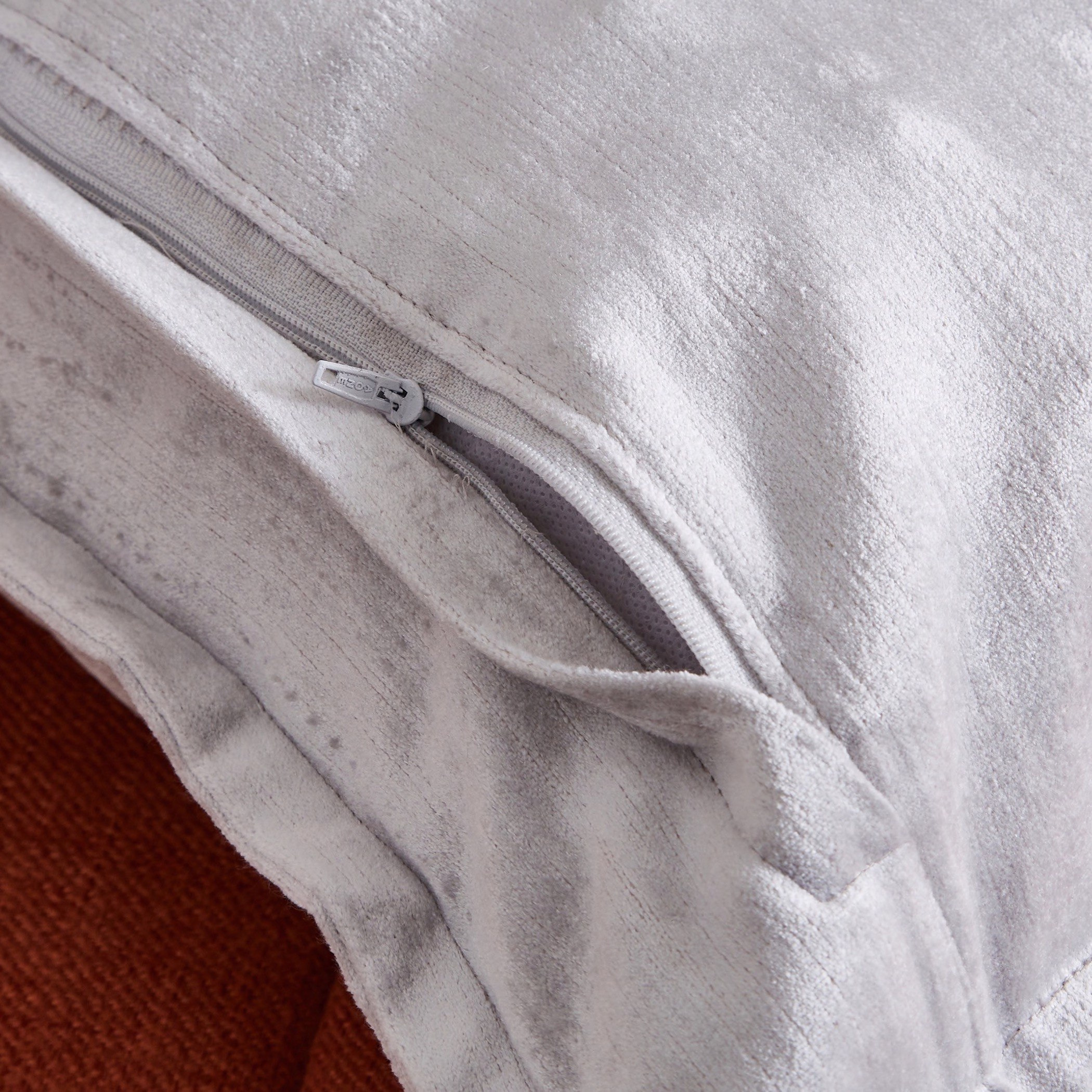غطاء وسادة مخملي فيسكوز من جليز - 45x45 سم-hbxhomeware-cushionsandcovers-cushioncovers-image-3