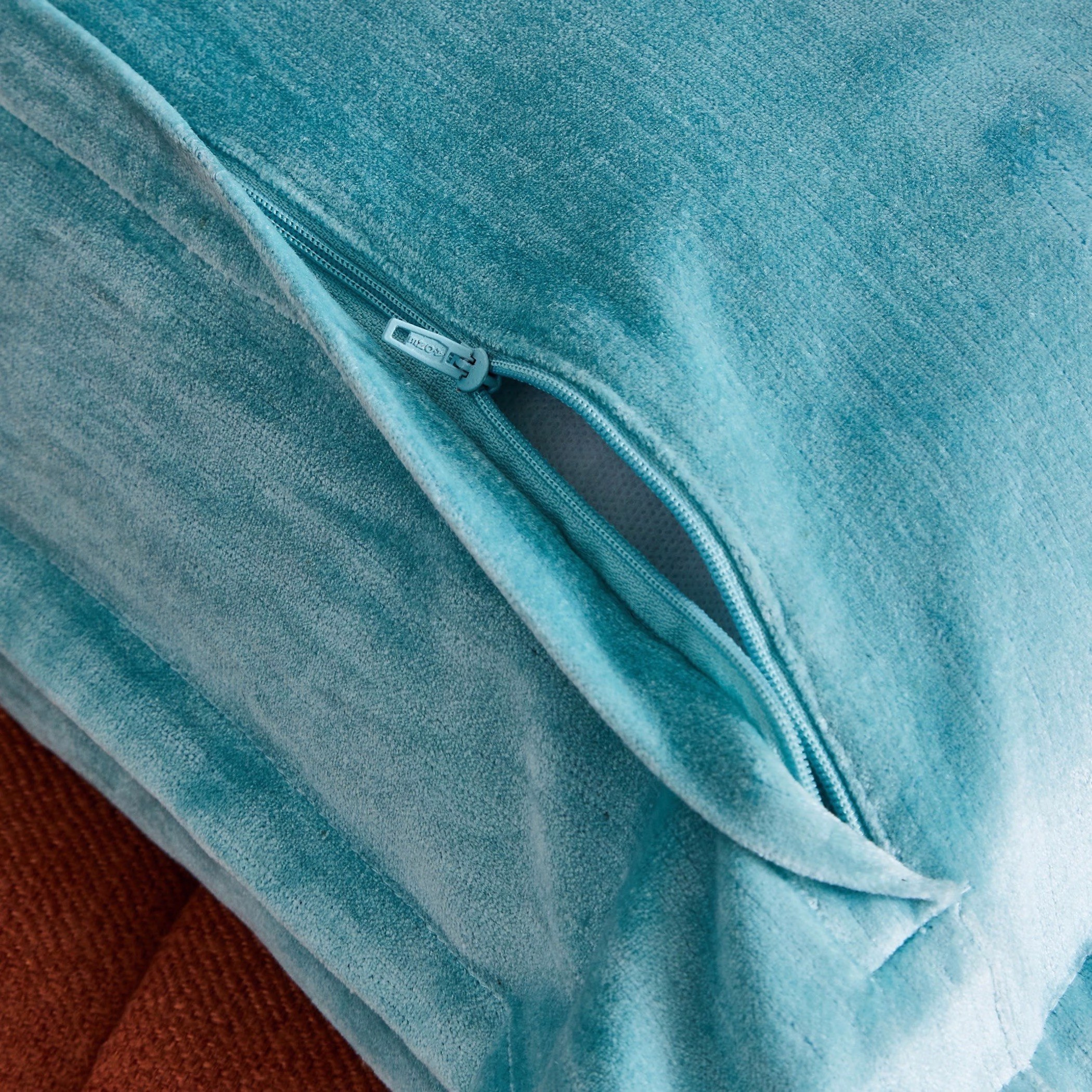 غطاء وسادة مخملي فيسكوز من جليز - 45x45 سم-hbxhomeware-cushionsandcovers-cushioncovers-image-3