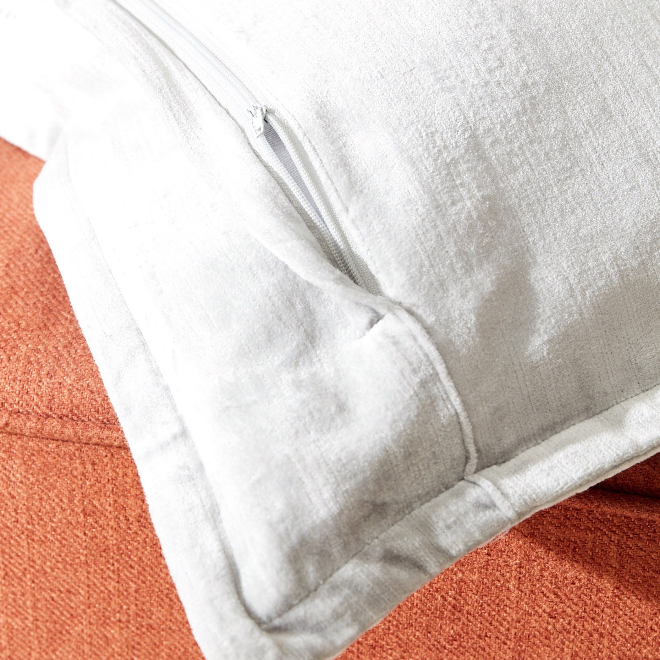 غطاء وسادة مخملي فيسكوز من جليز - 65x65 سم-hbxhomeware-cushionsandcovers-cushioncovers-image-3