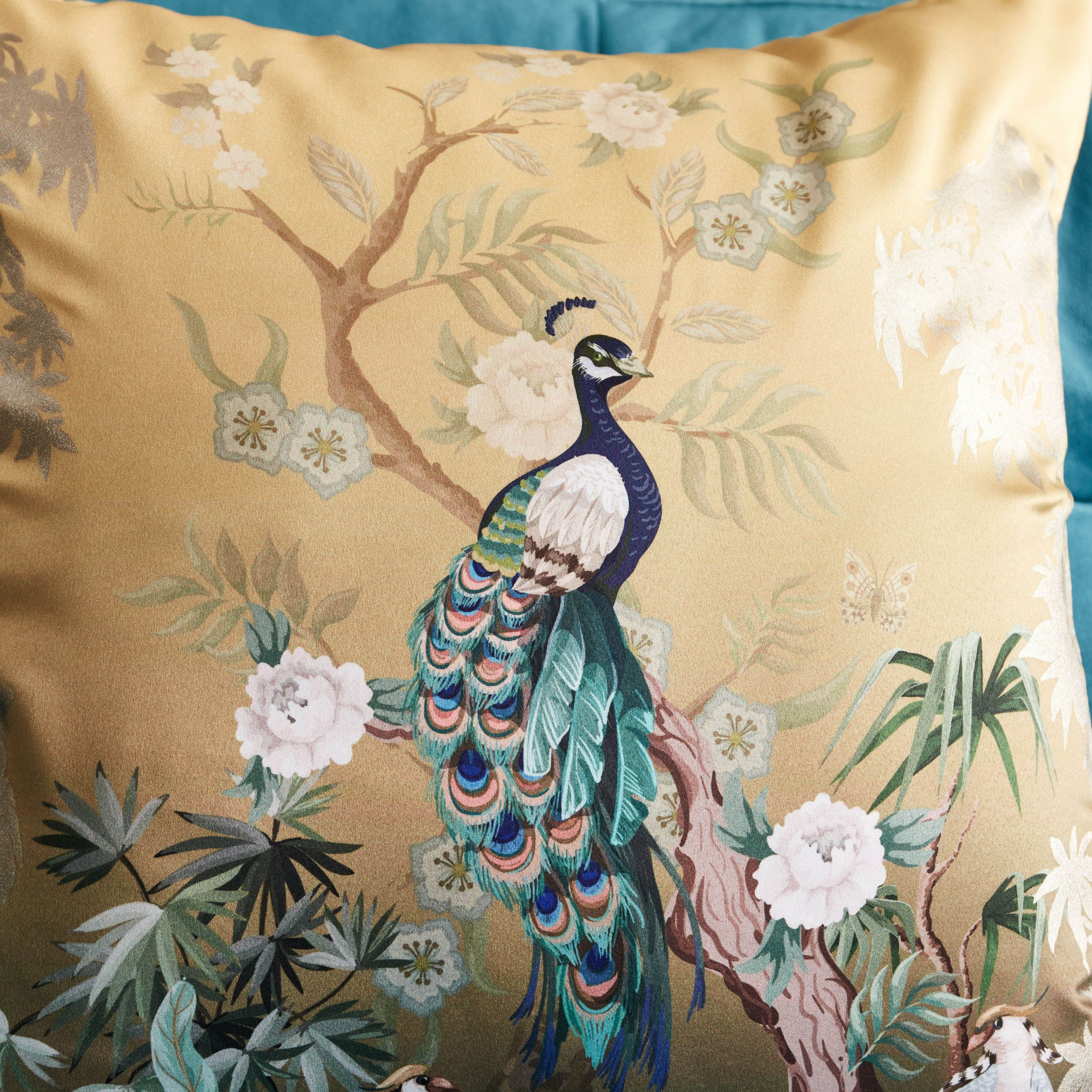 وسادة محشوة بطبعات طاووس ديجيتال من ميدنايت بلوم - 45x45 سم-hbxlivingroom-furnishings-cushionsandcovers-filledcushions-image-2