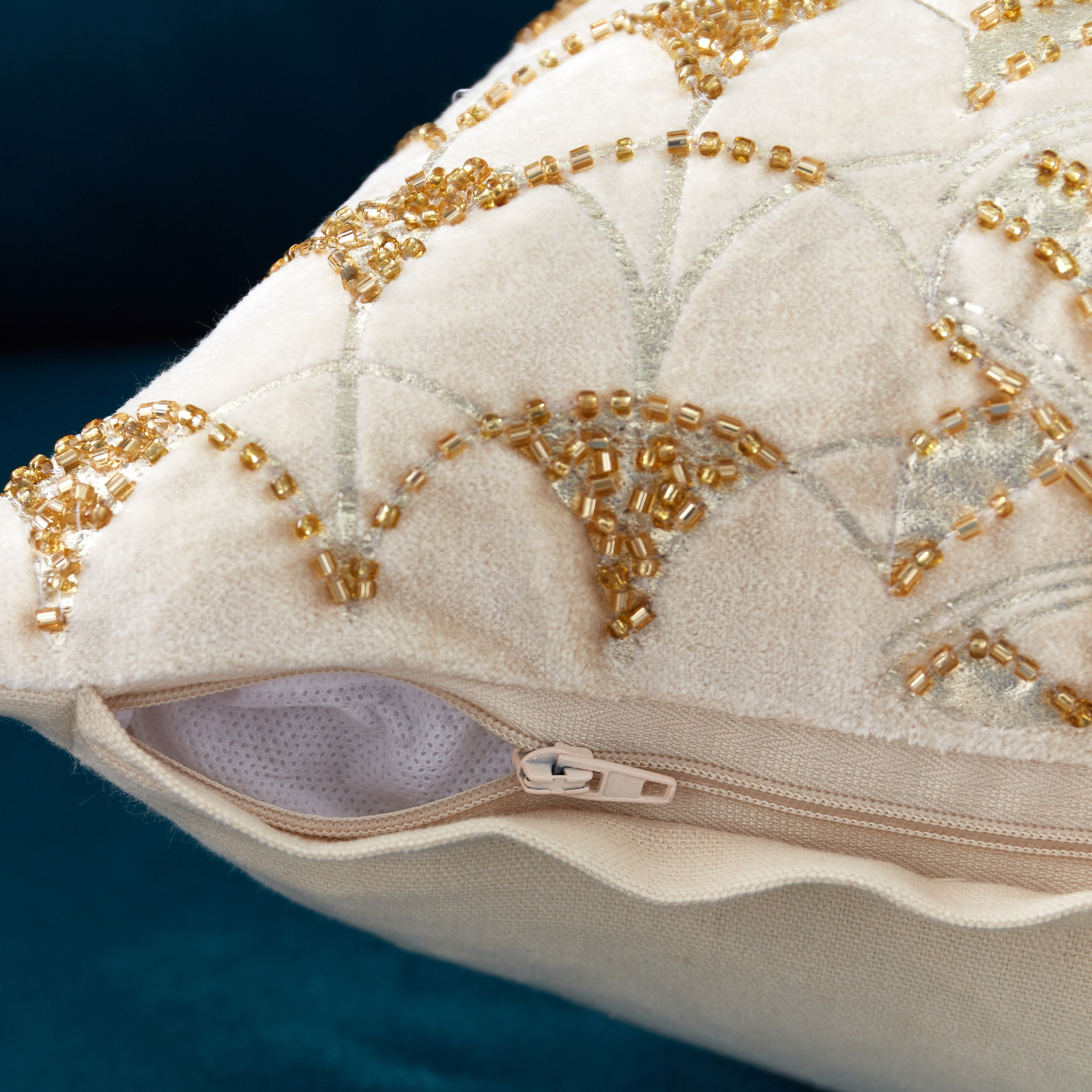 وسادة محشوة مزينة ستيلان من مافريك - 30x50 سم-hbxlivingroom-furnishings-cushionsandcovers-filledcushions-image-3