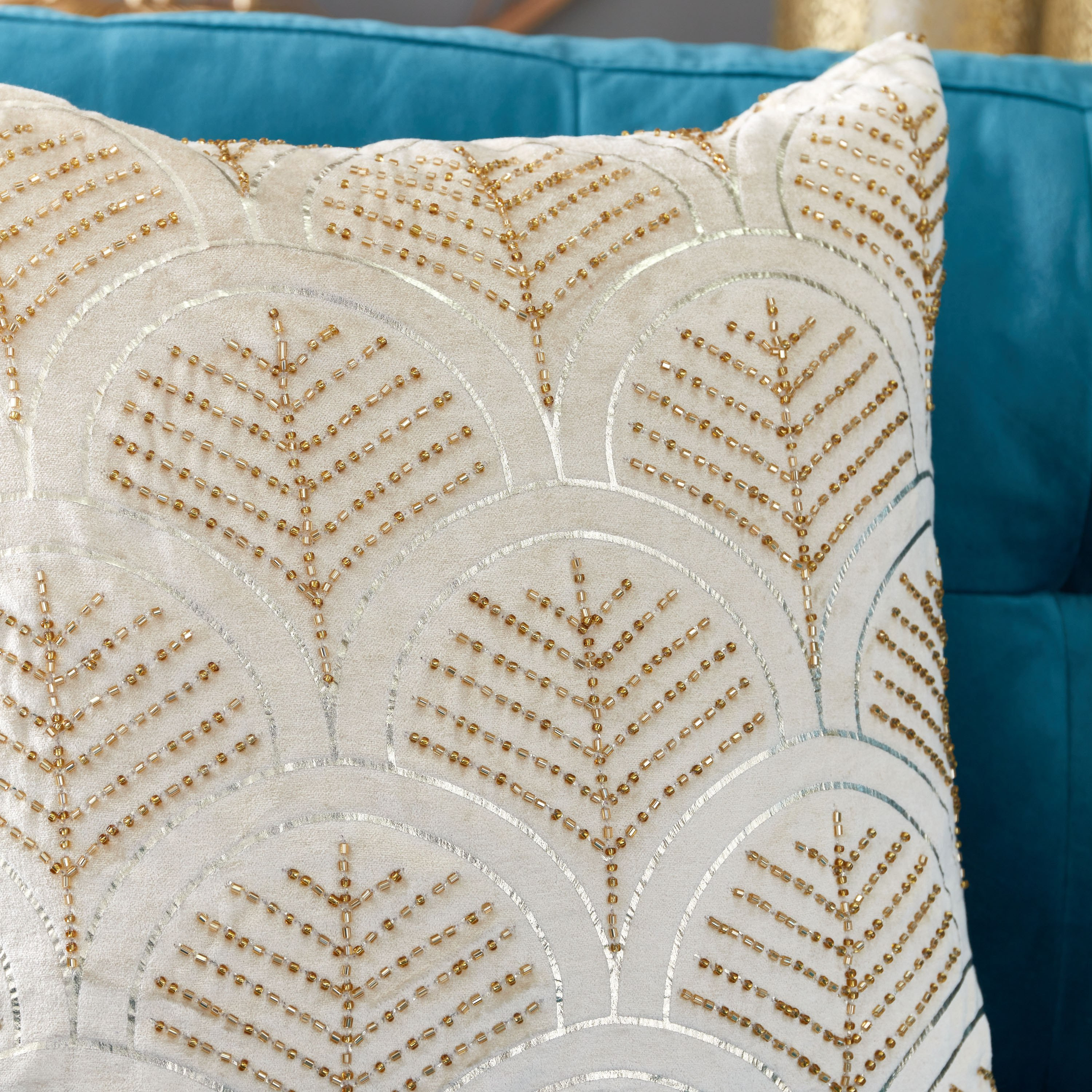 وسادة محشوة مزينة من مافريك لارس - 45x45 سم-hbxlivingroom-furnishings-cushionsandcovers-filledcushions-image-2
