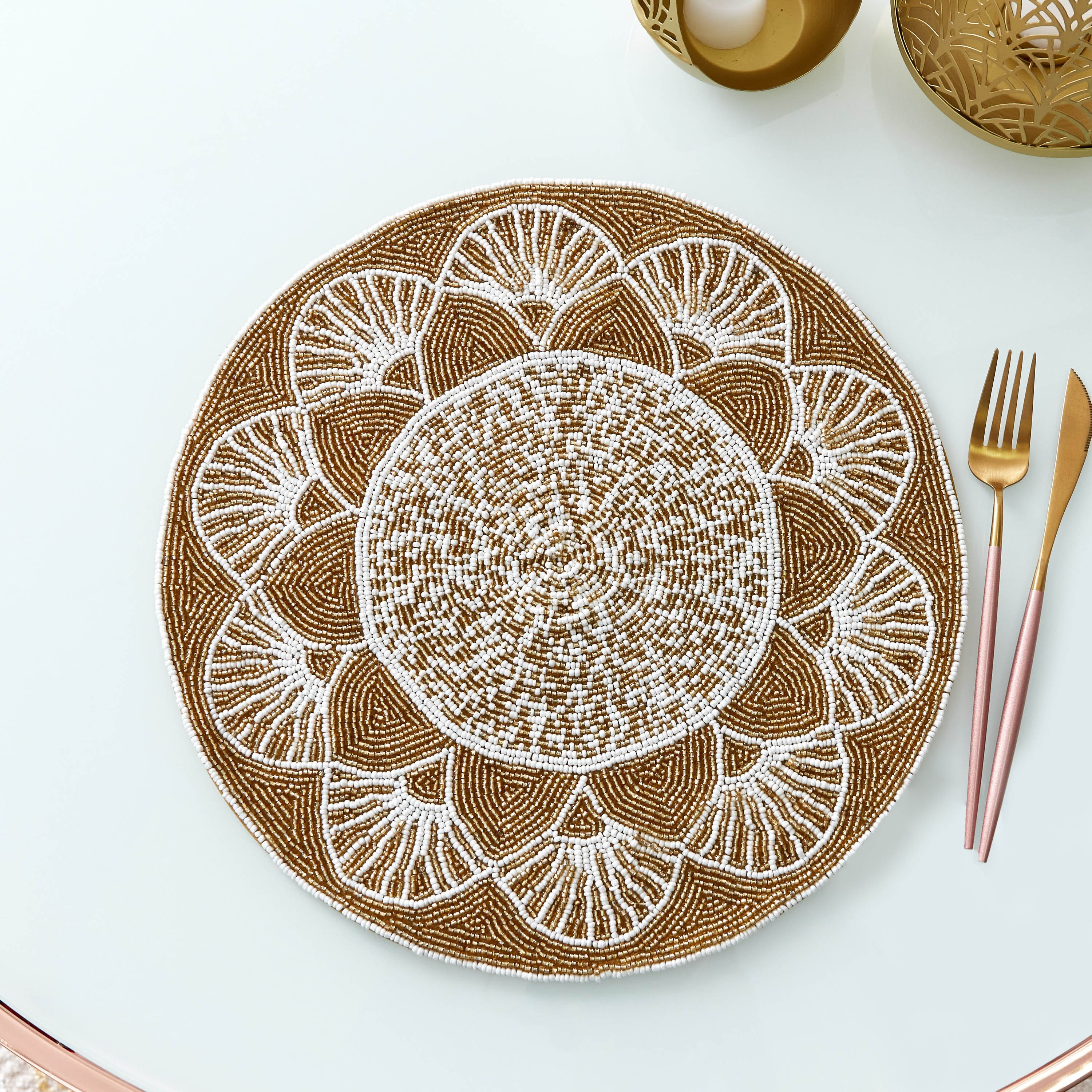 لبادة صحون مزينة بالخرز من مافيريك - 35 سم-hbxdecorandfurnishings-homefurnishings-tablelinens-image-1