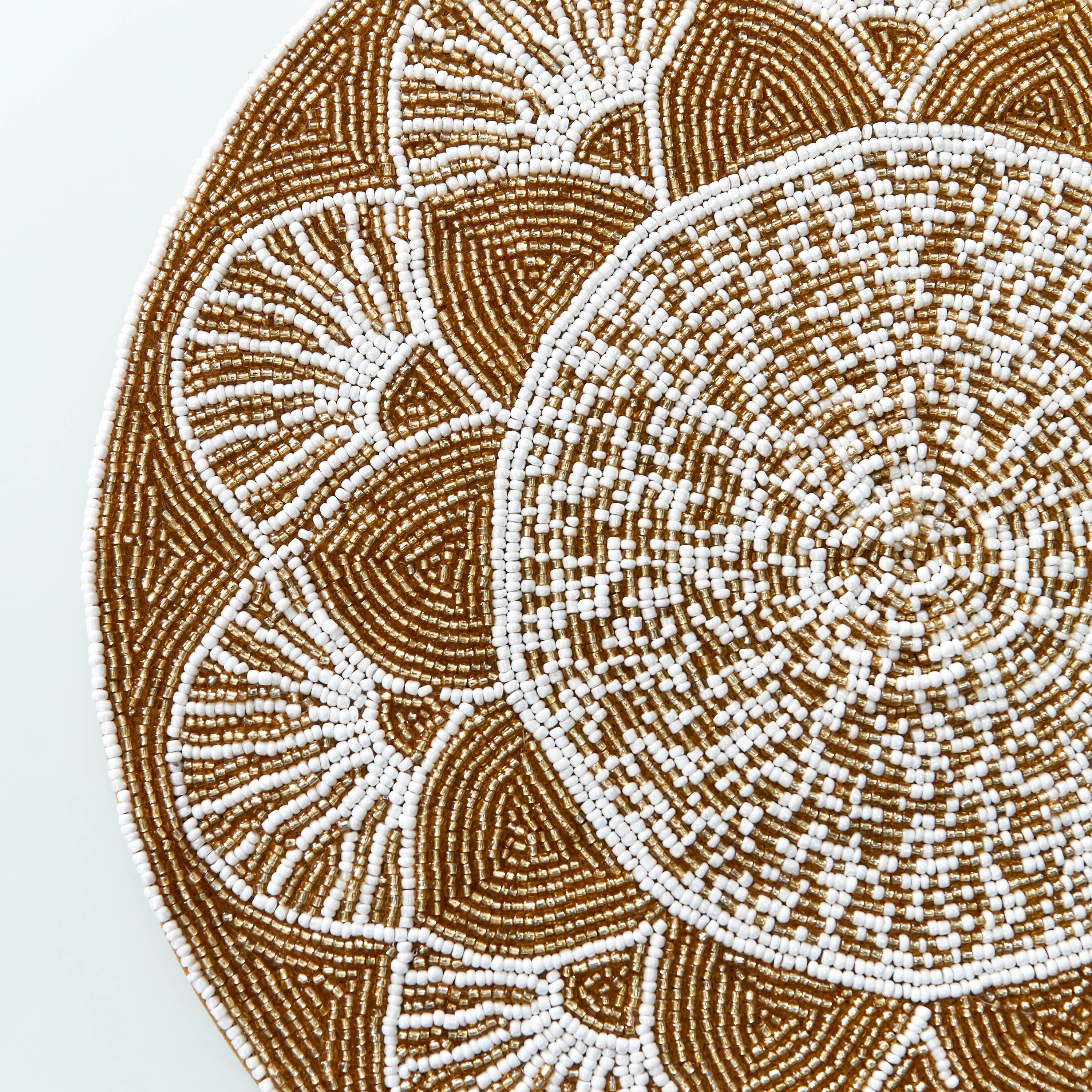 لبادة صحون مزينة بالخرز من مافيريك - 35 سم-hbxdecorandfurnishings-homefurnishings-tablelinens-image-2
