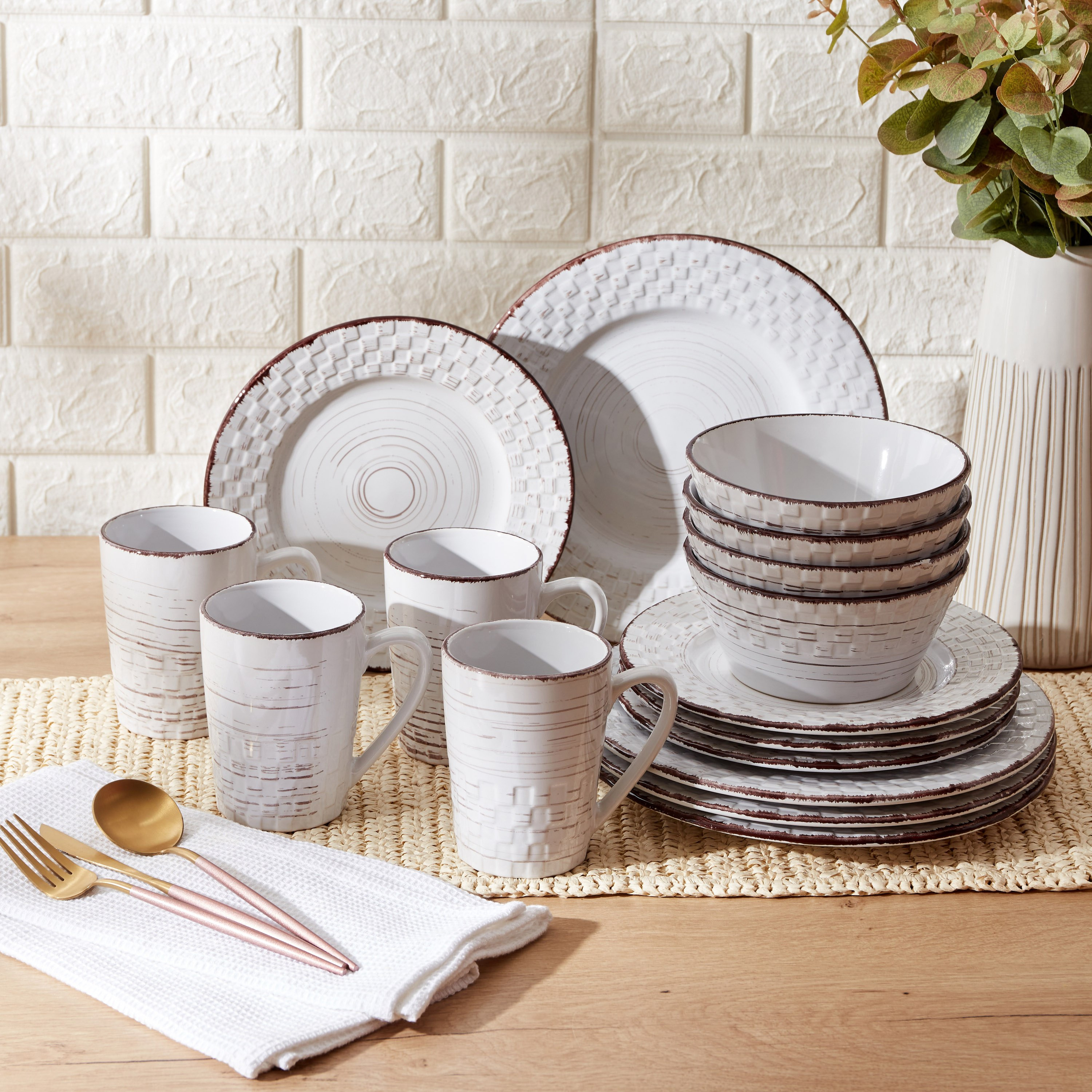 طقم عشاء 16 قطعة من تمبر-hbxhomeware-hbxkitchen-image-1